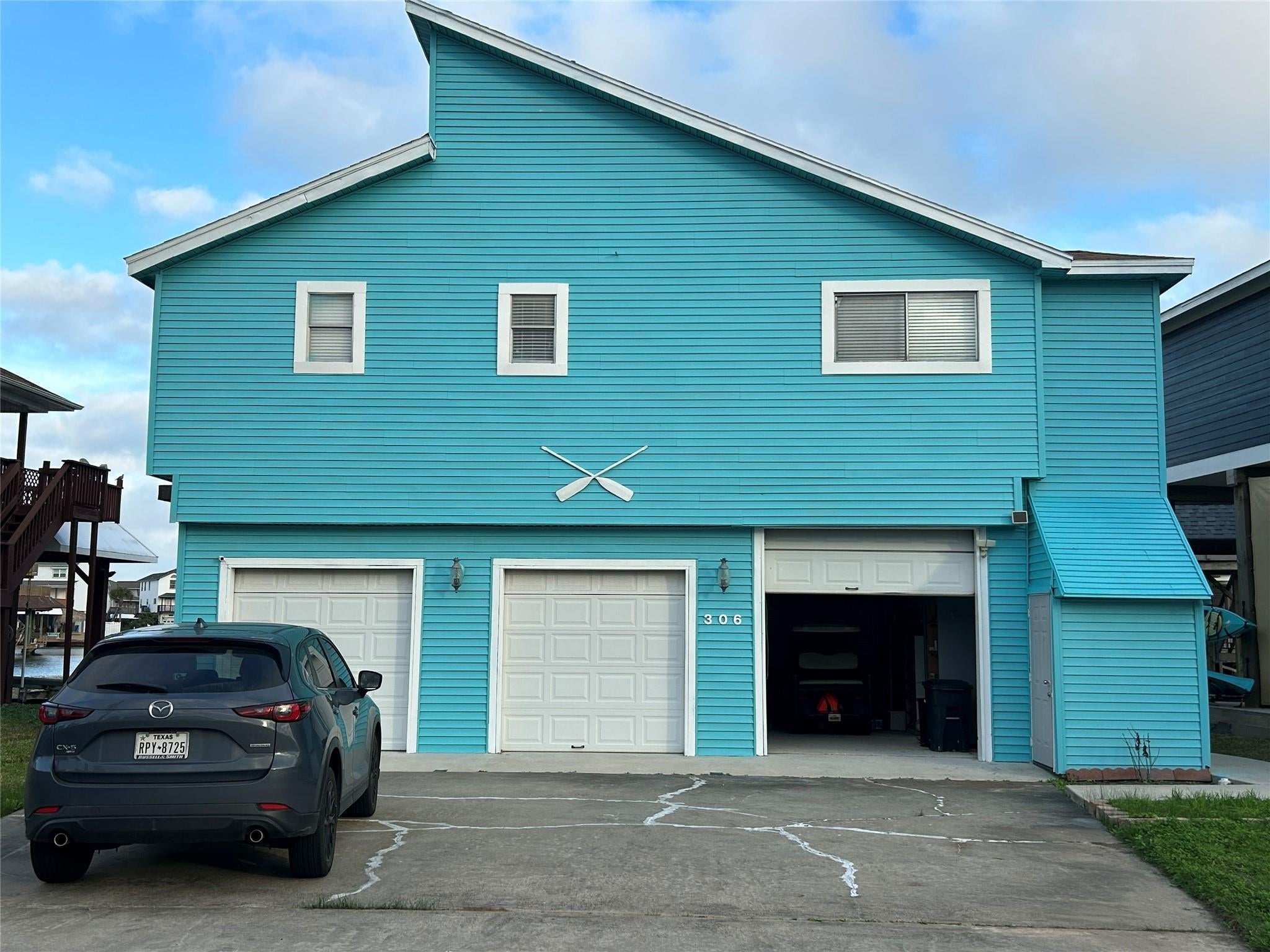 306 Isles End Rd, Tiki Island, TX 77554 photo