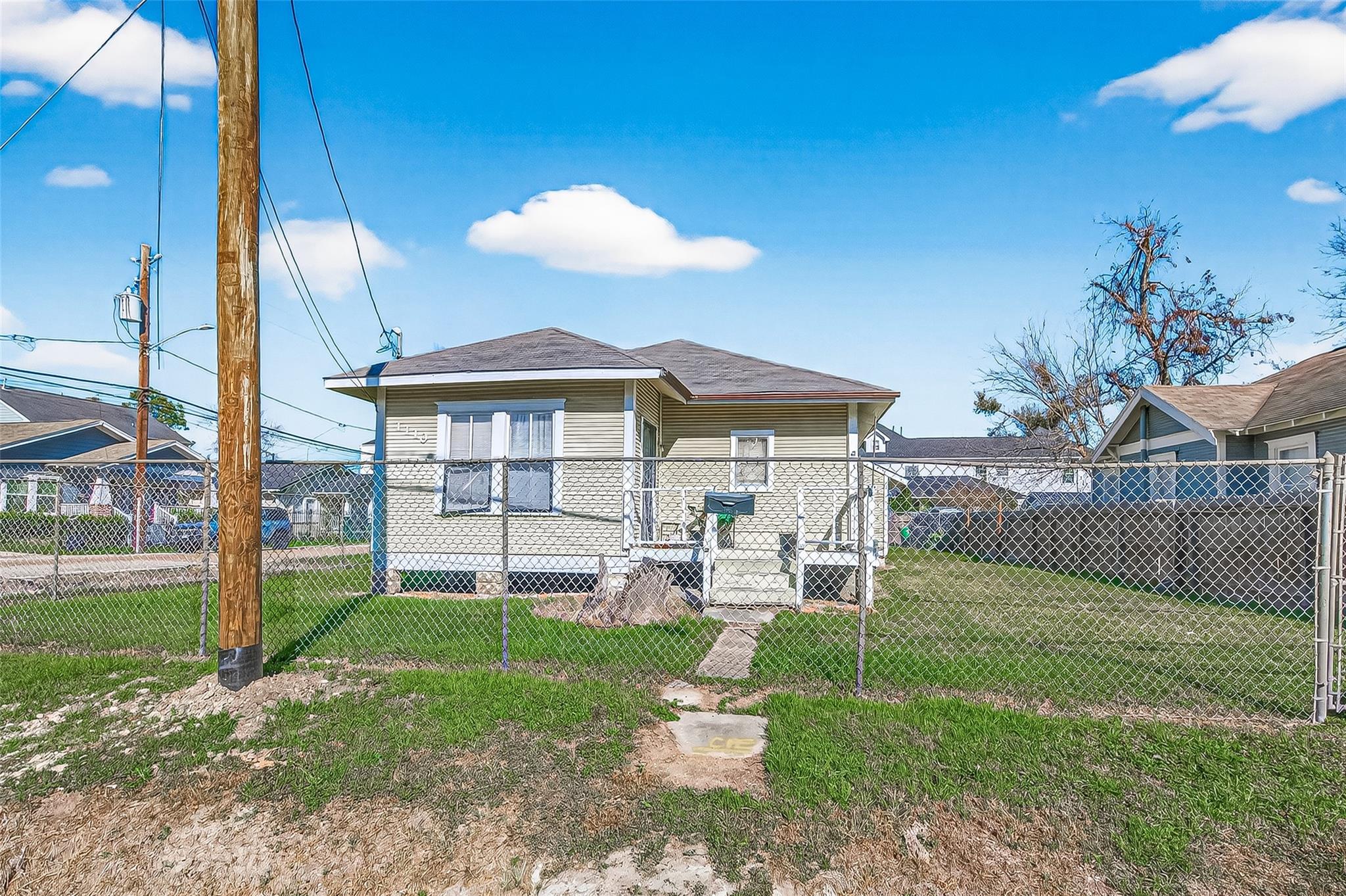 1110 Mathis St, Houston, TX 77009