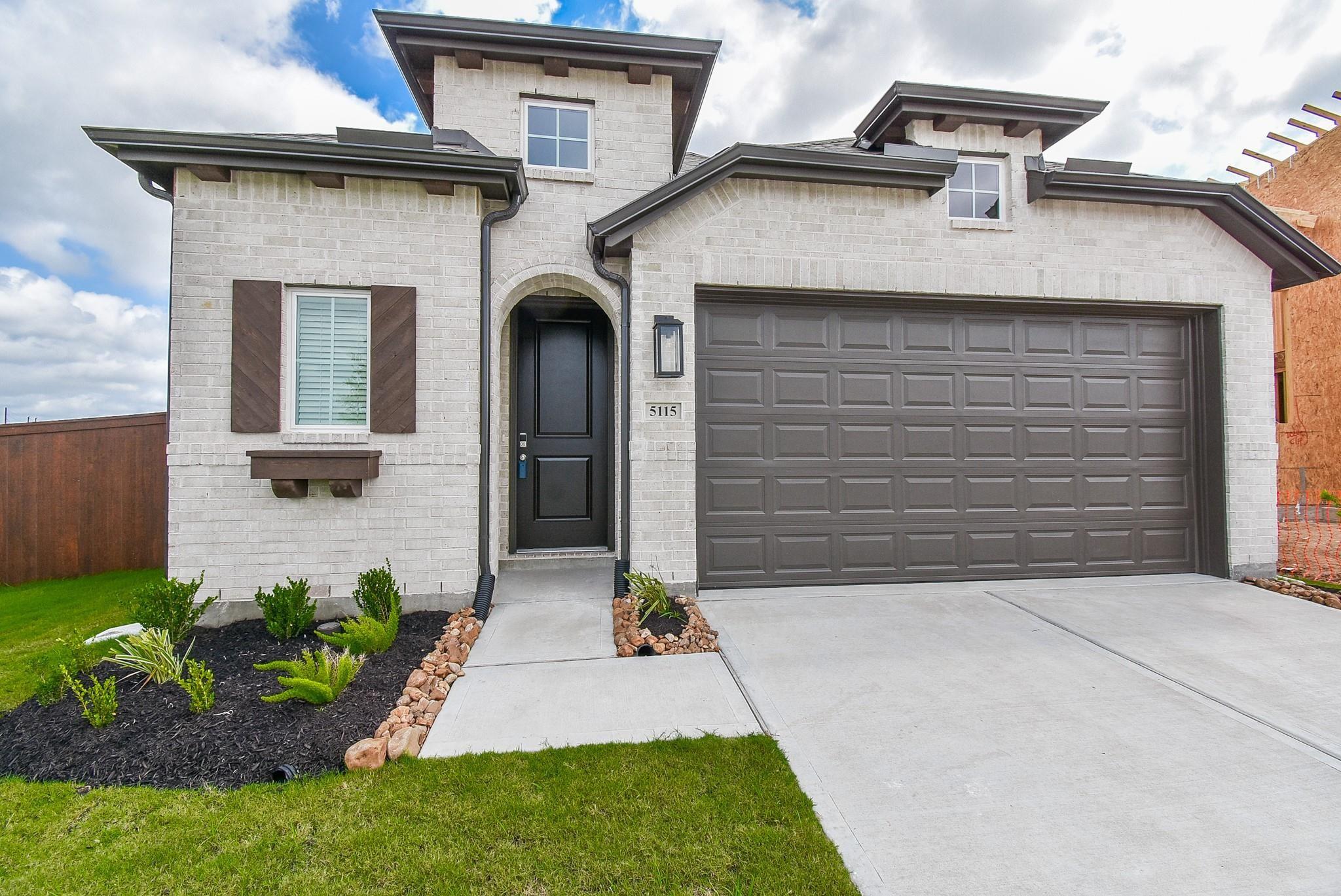 5115 Murillo Dr, Iowa Colony, TX 77583