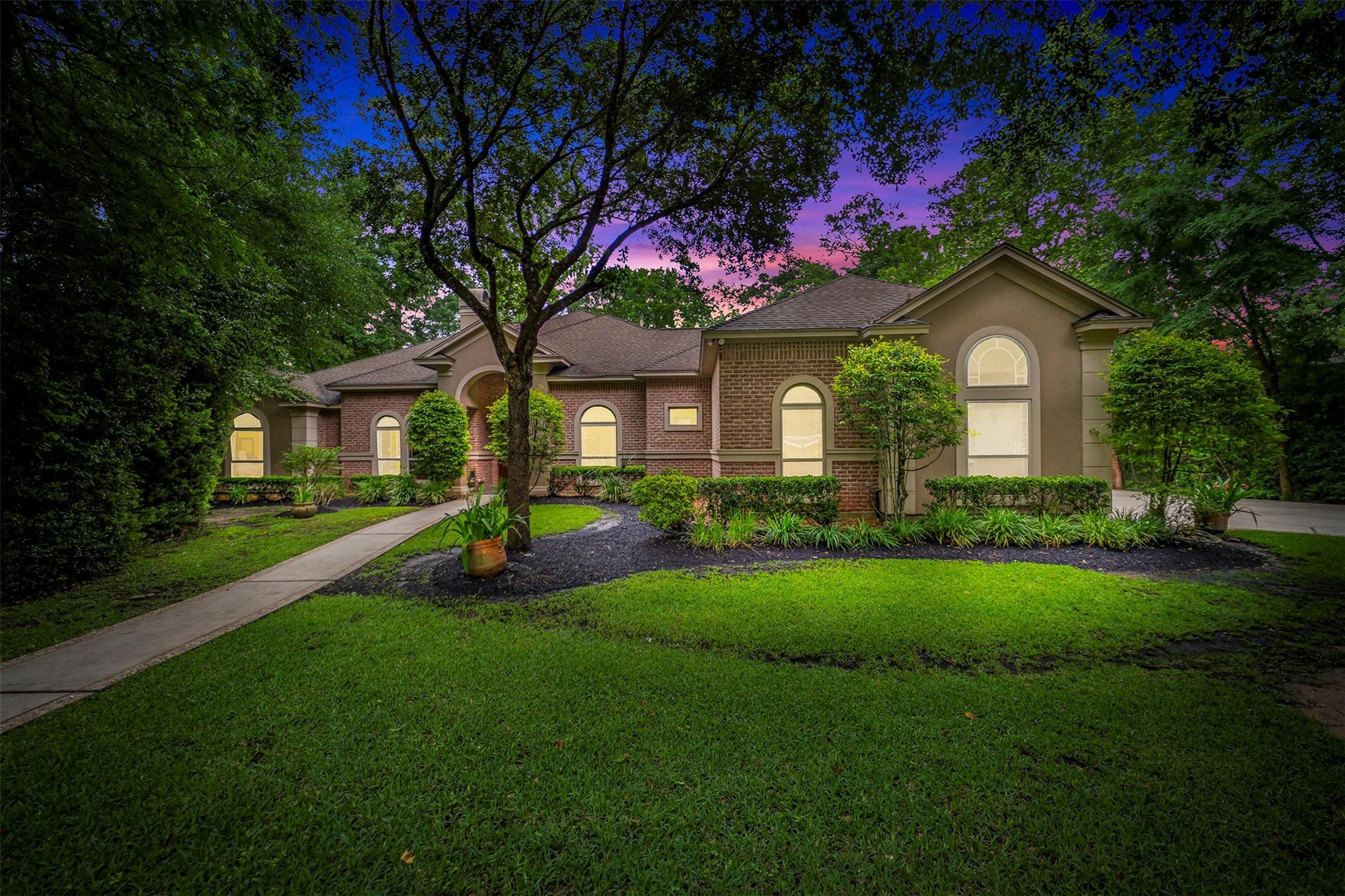 3 Quinns Cabin Ct, Conroe, TX 77304