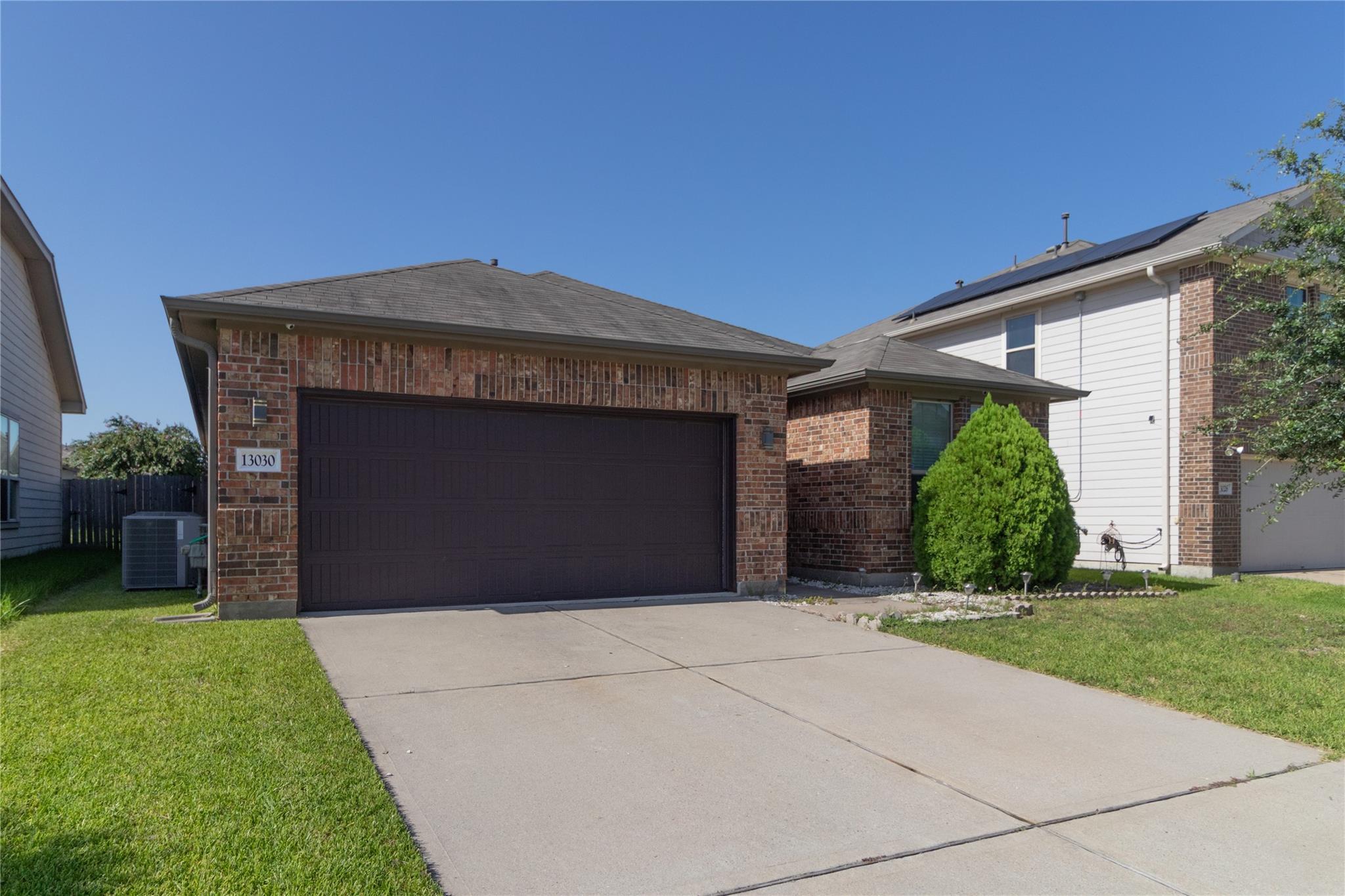 13030 Larriston Ln, Houston, TX 77044 photo