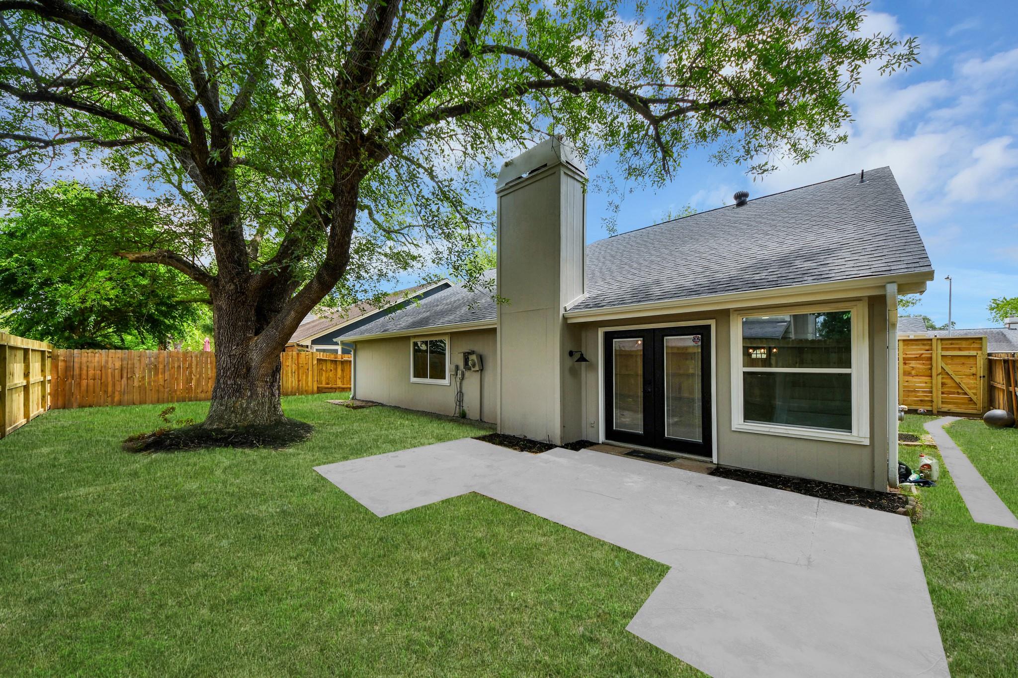 10410 Green Valley Ln, Houston, TX 77064 photo