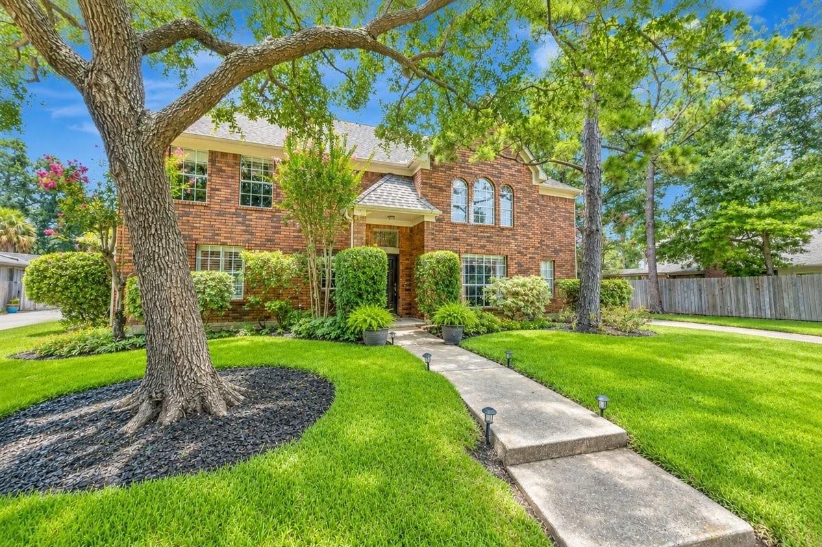 2031 Hillside Oak Ln, Houston, TX 77062