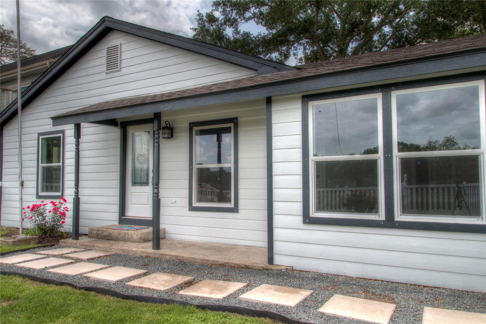 415 Perkins Ave, League City, TX 77573