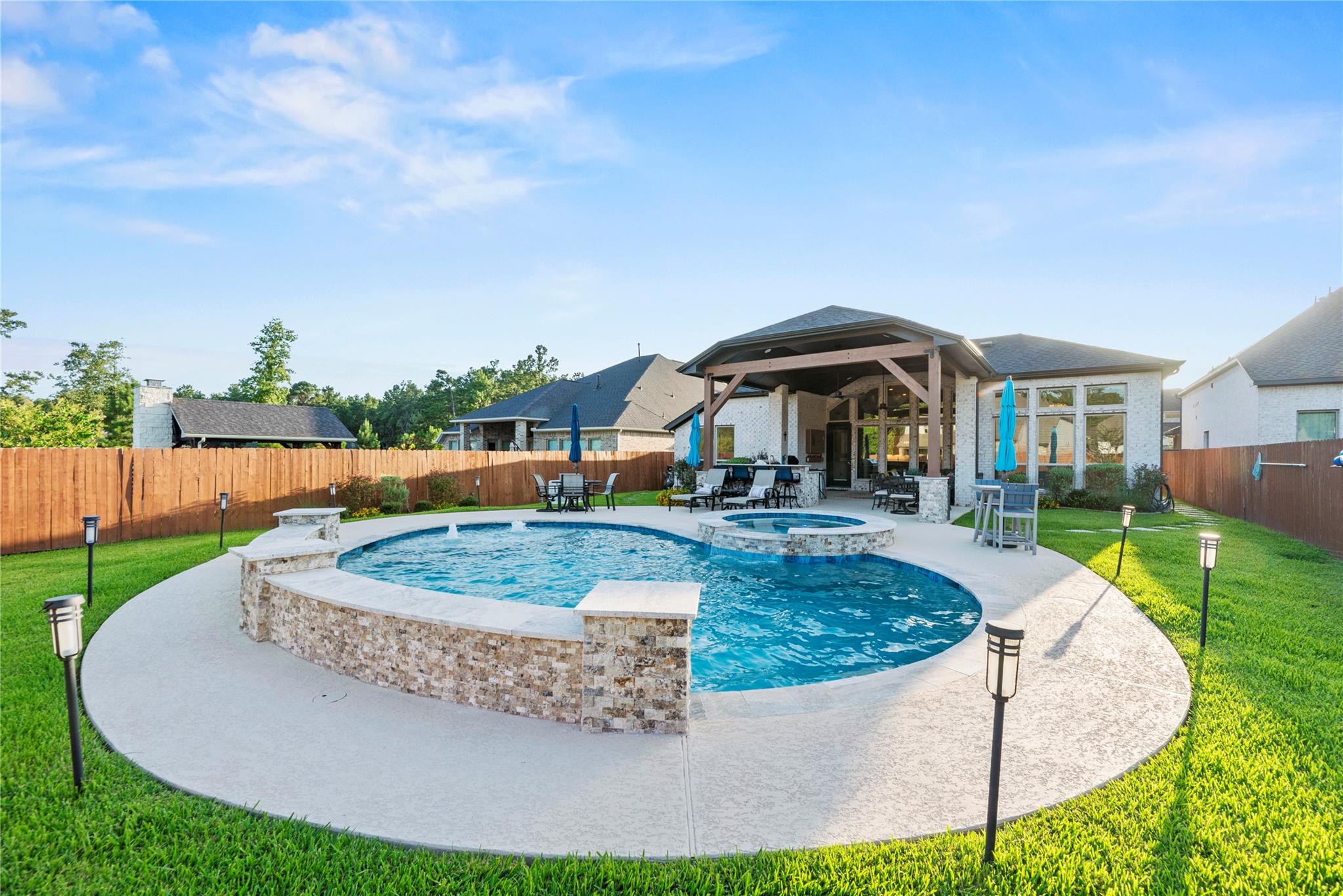 508 Caverna St, Montgomery, TX 77316 photo