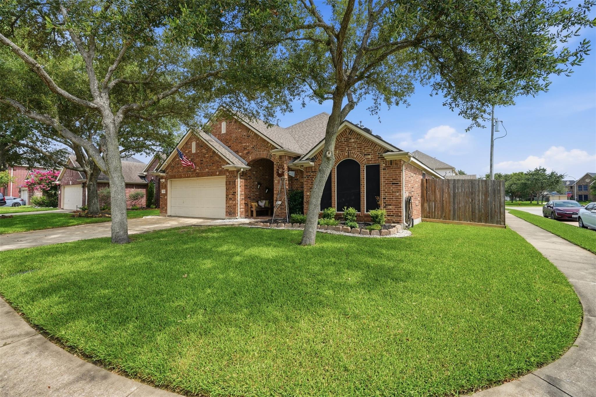 2121 Sugar Hill Dr, Deer Park, TX 77536 photo