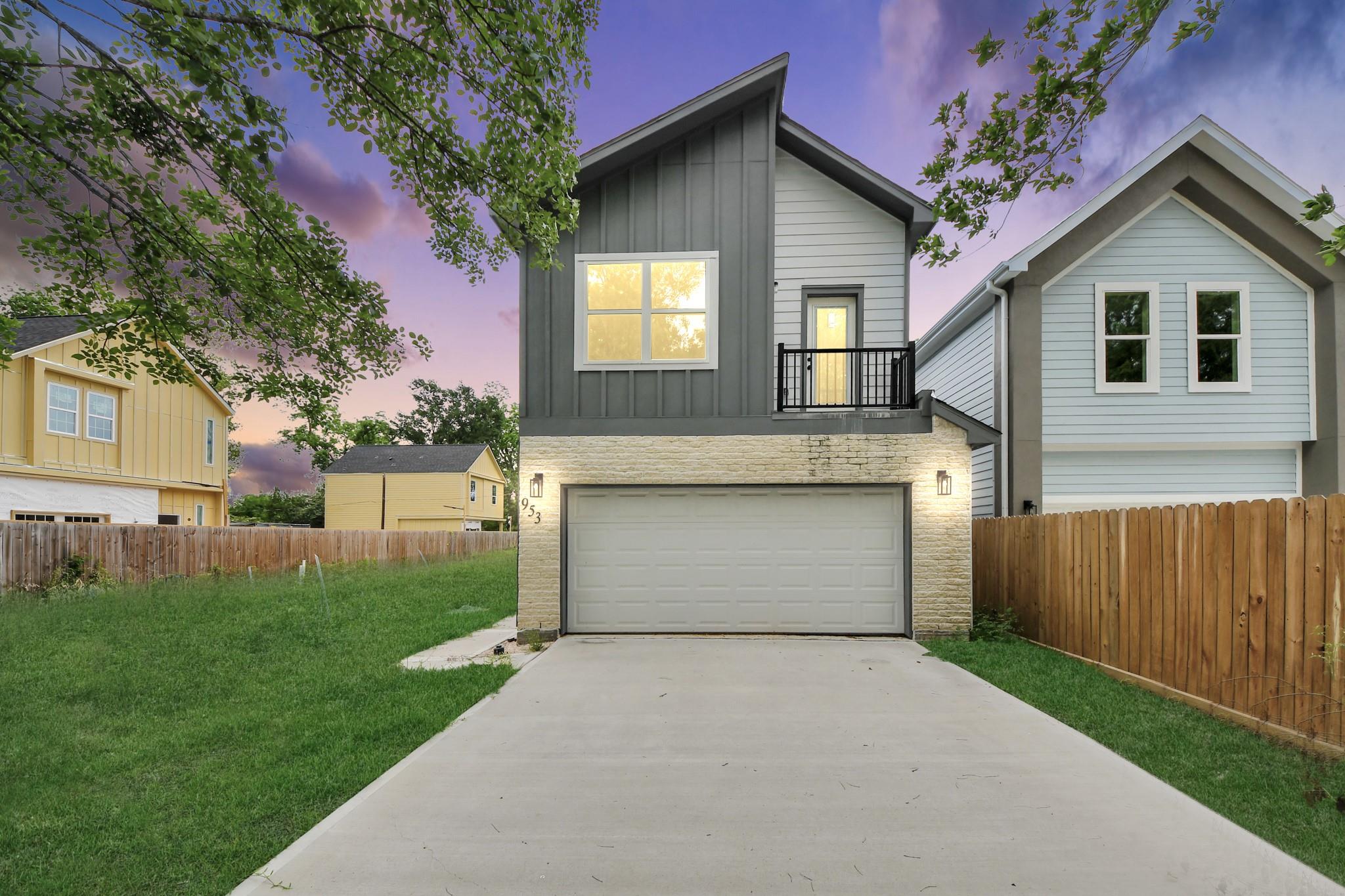 953 Ringold St, Houston, TX 77088 photo