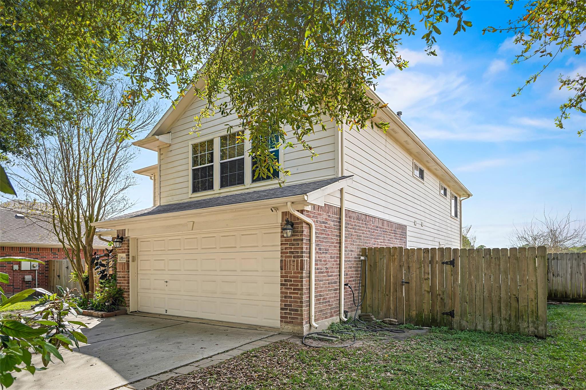 9411 Abbotshall Ln, Houston, TX 77044 photo