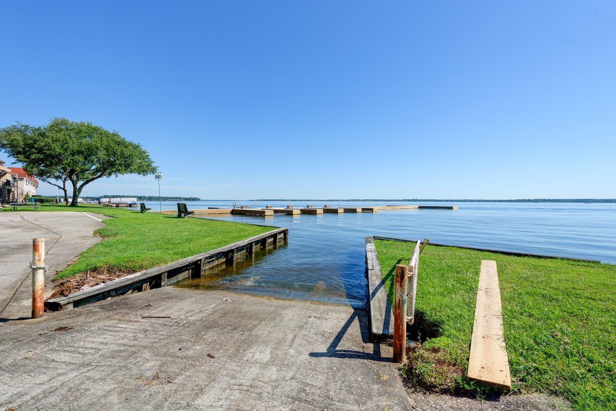 38 Regency Pt, Conroe, TX 77356 photo
