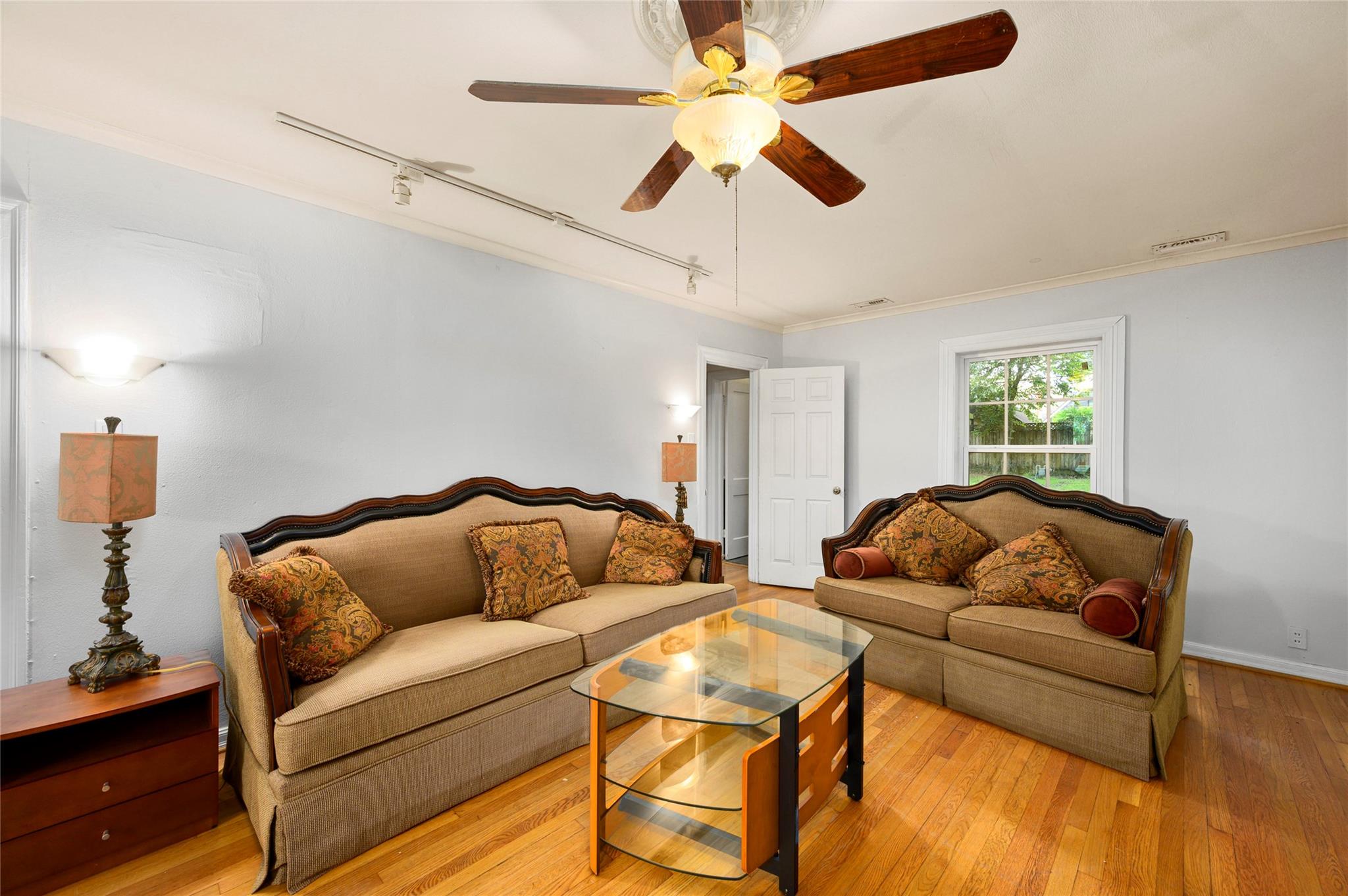 1832 Lexington St, Houston, TX 77098 photo