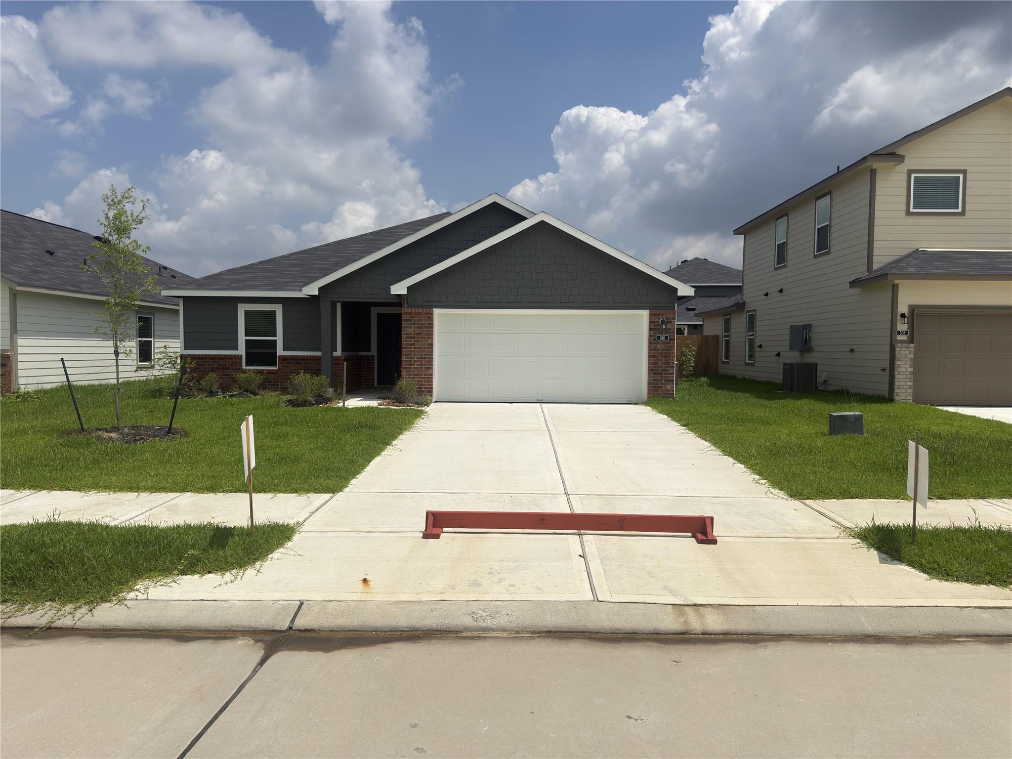 510 Oak Chase Ave, Dayton, TX 77535