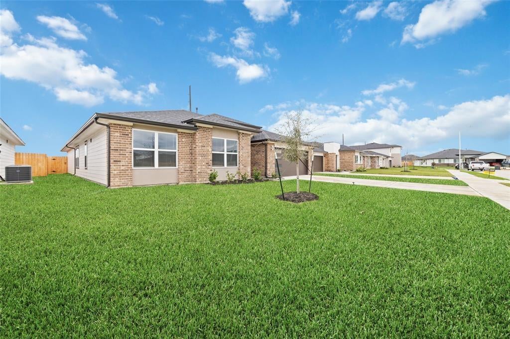 7207 Sunbreeze Ln, Rosenberg, TX 77469 photo