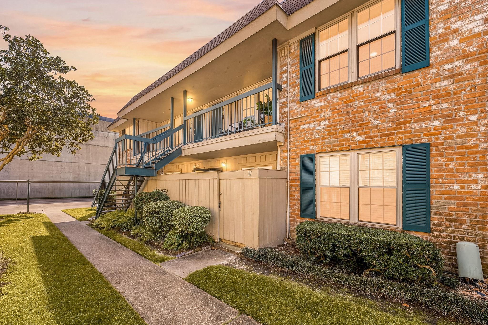 855 Augusta Dr #54, Houston, TX 77057 photo