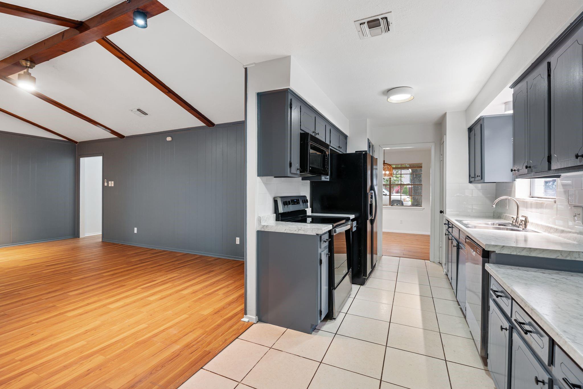 822 N Kaufman Dr, Deer Park, TX 77536 photo