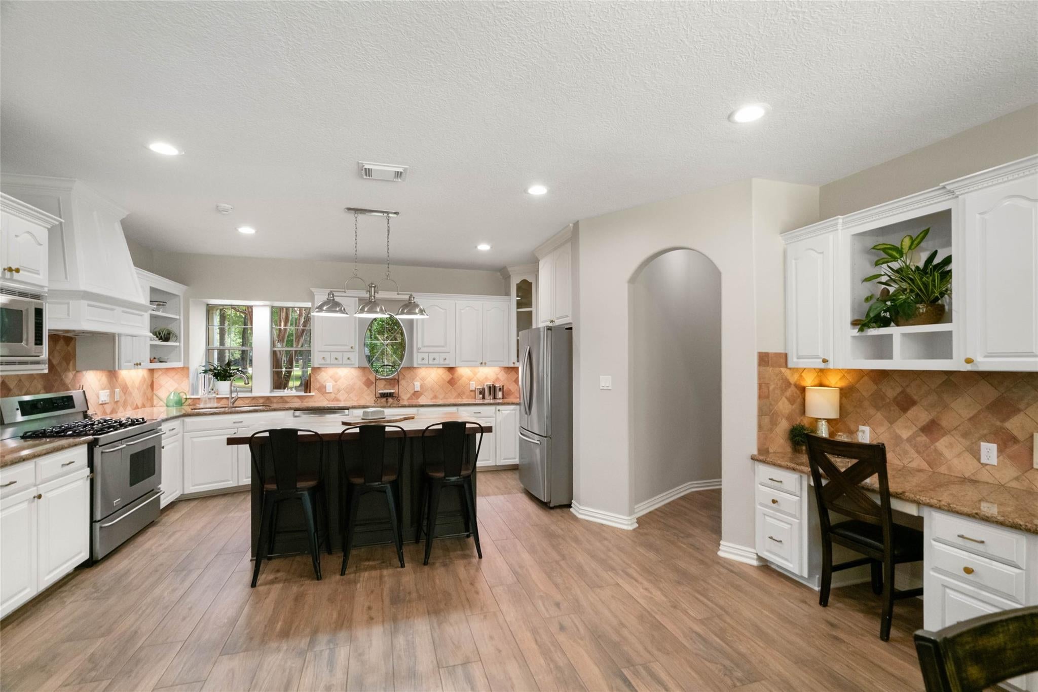 910 Commons Vista Dr, Huffman, TX 77336 photo