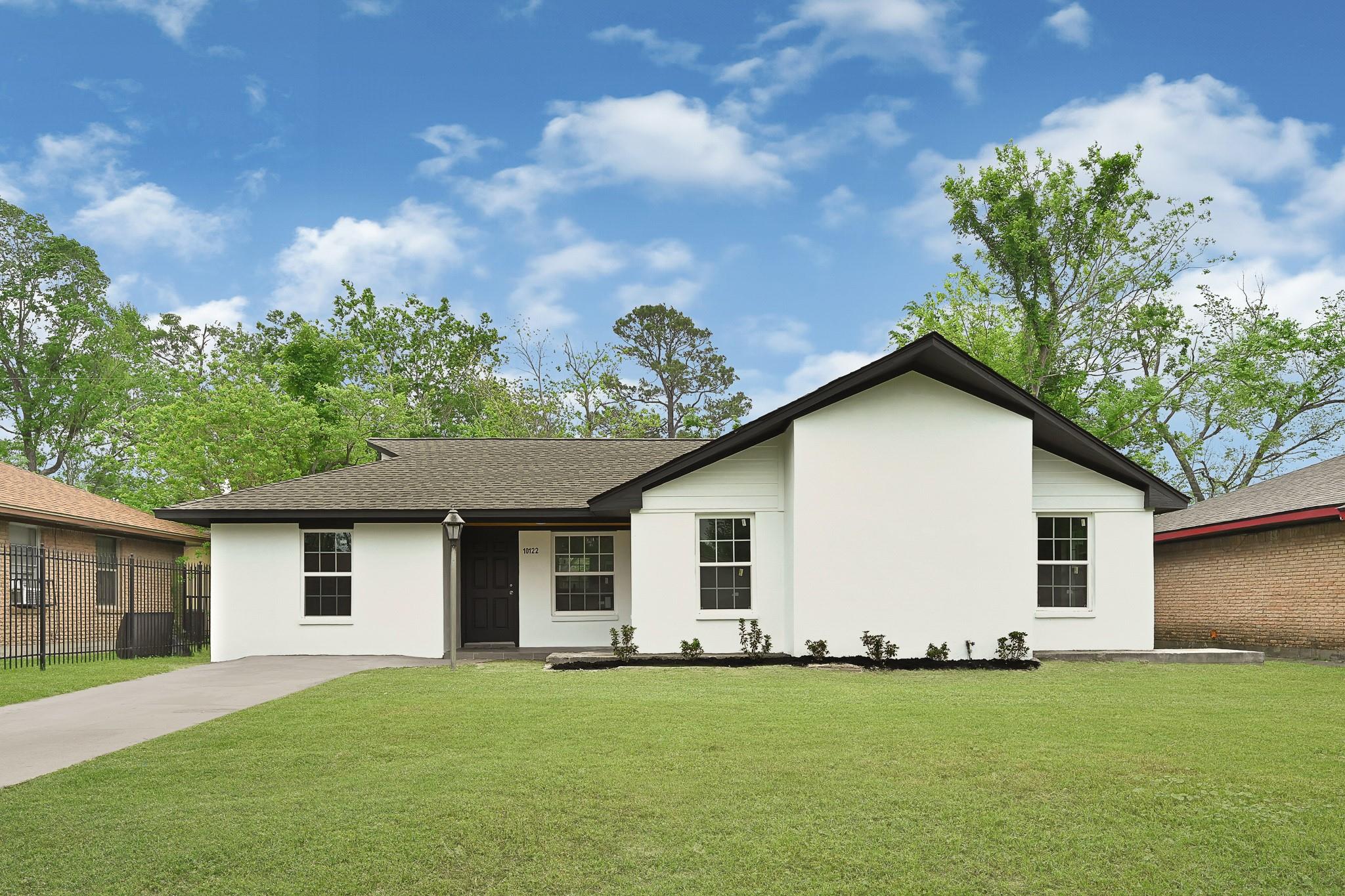 10122 Rockaway Dr, Houston, TX 77016