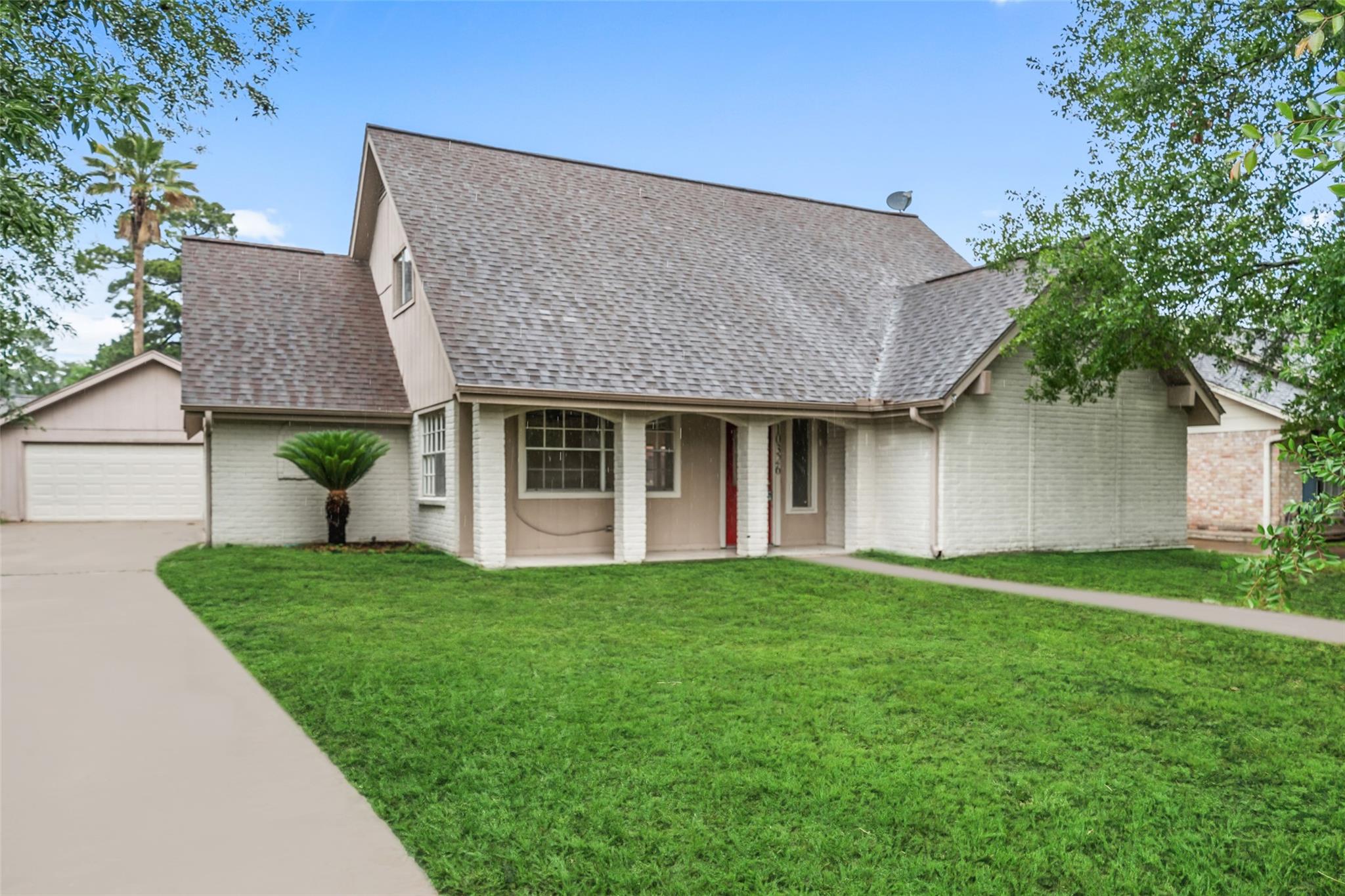 10326 Greencreek Dr, Houston, TX 77070