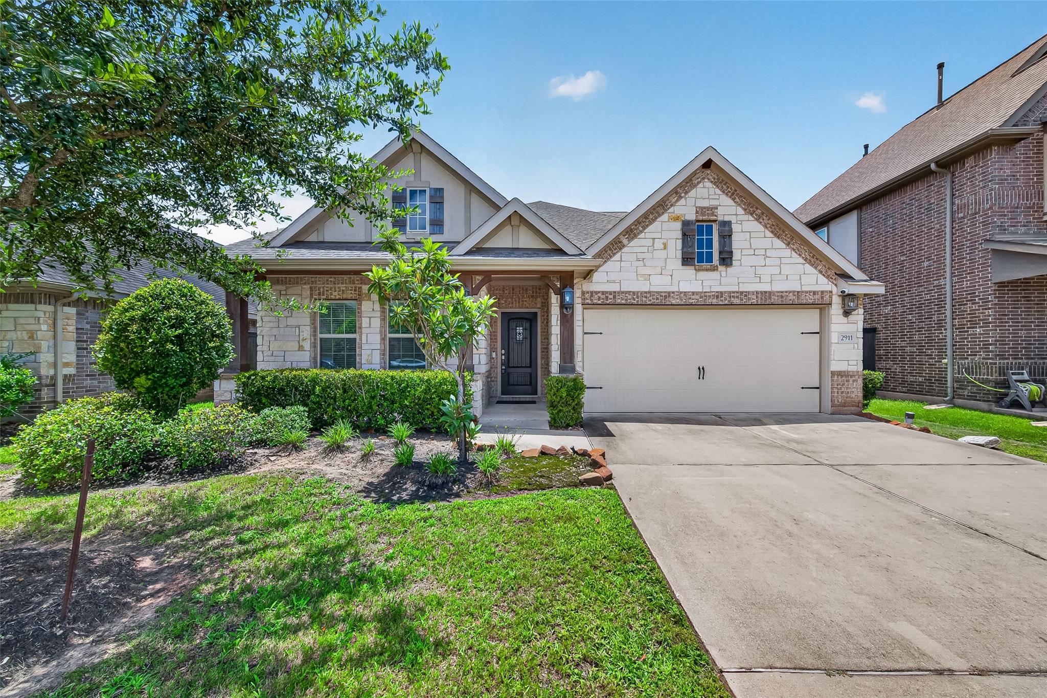 2911 Brisk Autumn Dr, Richmond, TX 77406
