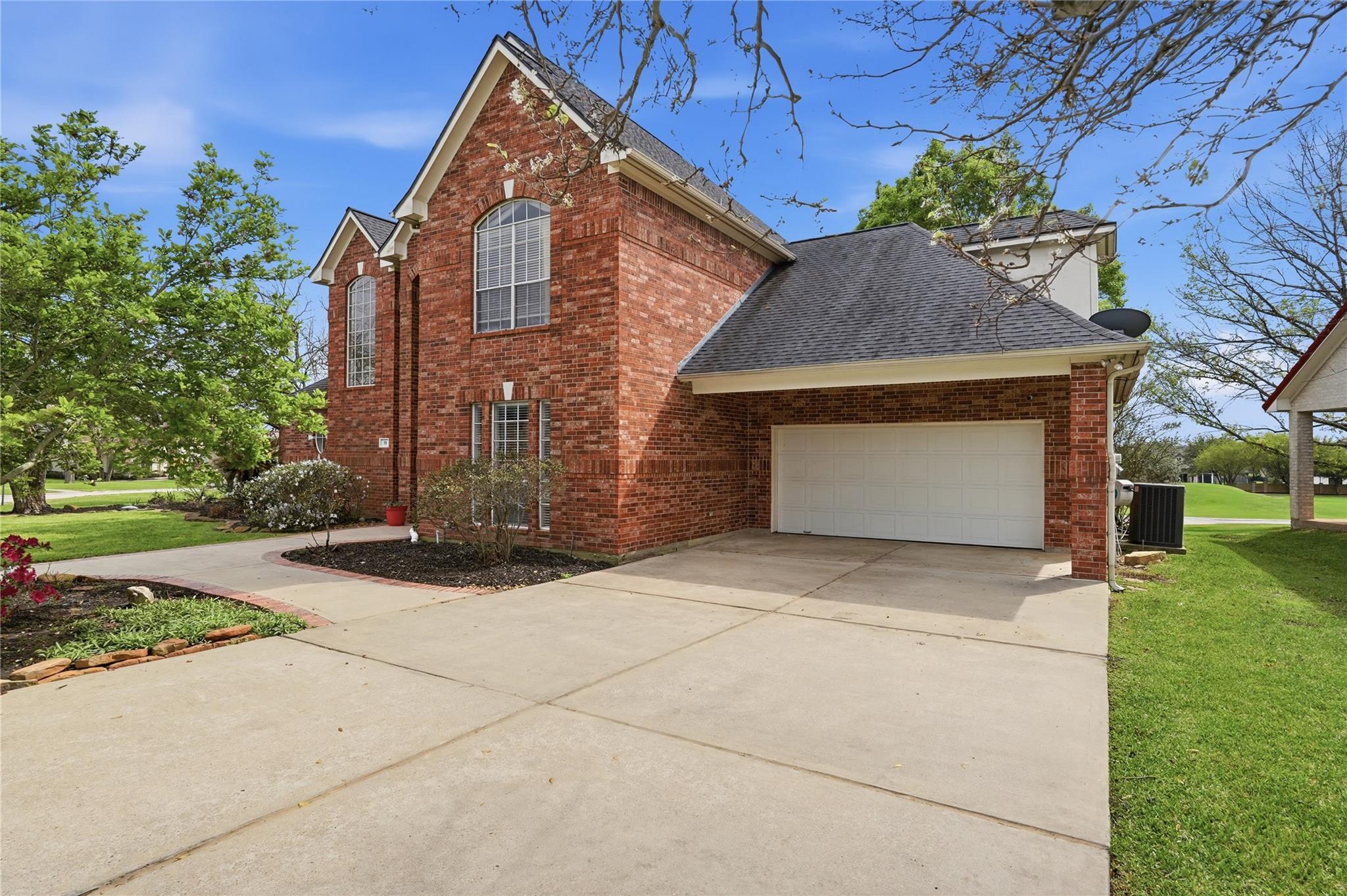55 Monterrey Rd, Montgomery, TX 77356 photo