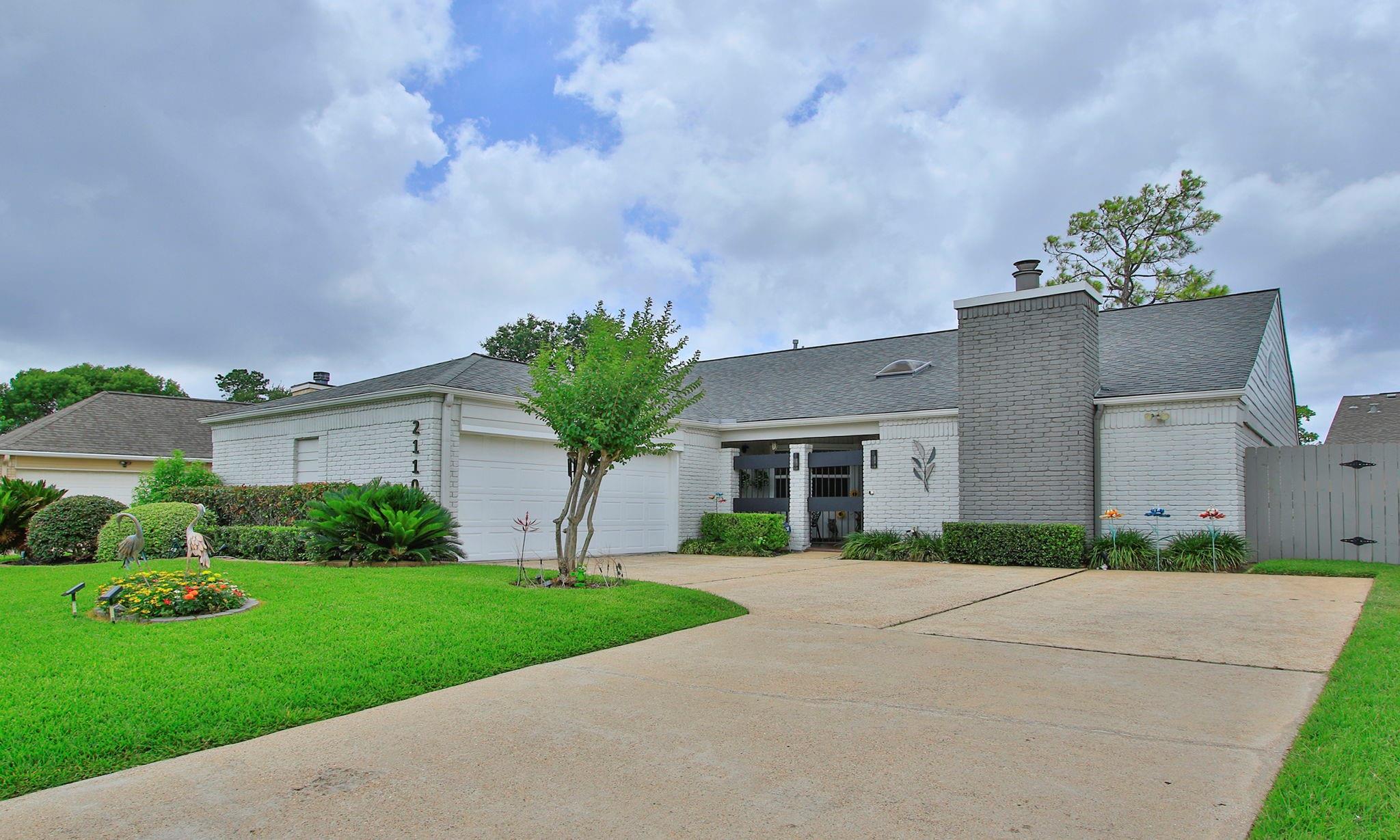 2110 Woodland Park Dr, Houston, TX 77077 photo