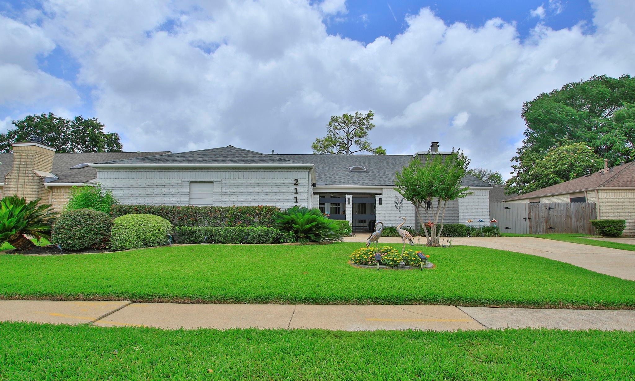 2110 Woodland Park Dr, Houston, TX 77077 photo