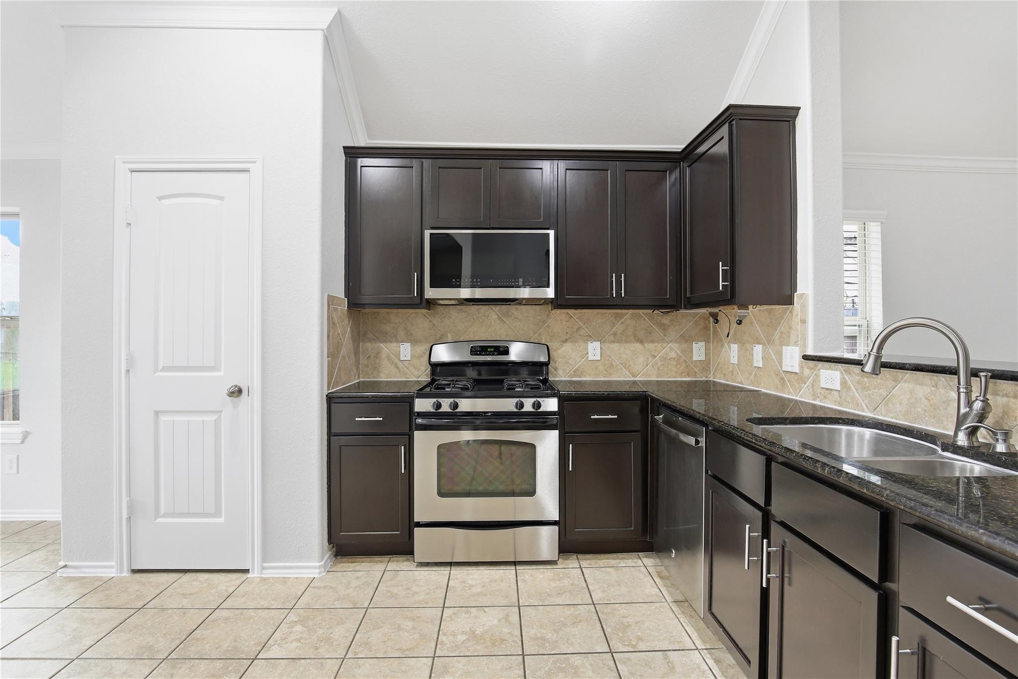 12910 Taper Reach Dr, Tomball, TX 77377 photo