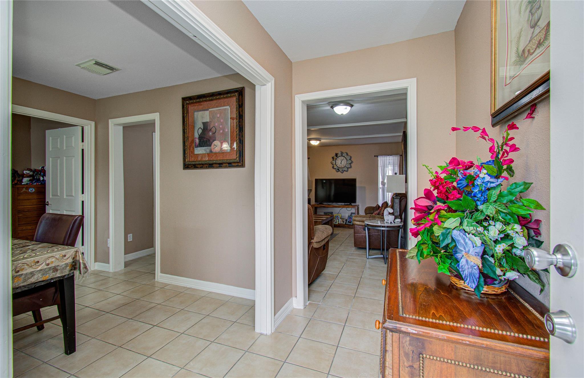 930 Centerwood Dr, Houston, TX 77013 photo