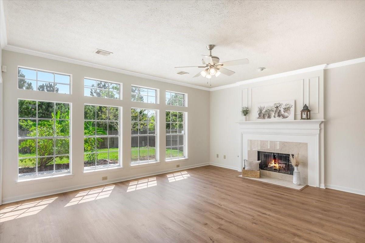 1730 Mabry Mill Rd, Houston, TX 77062 photo