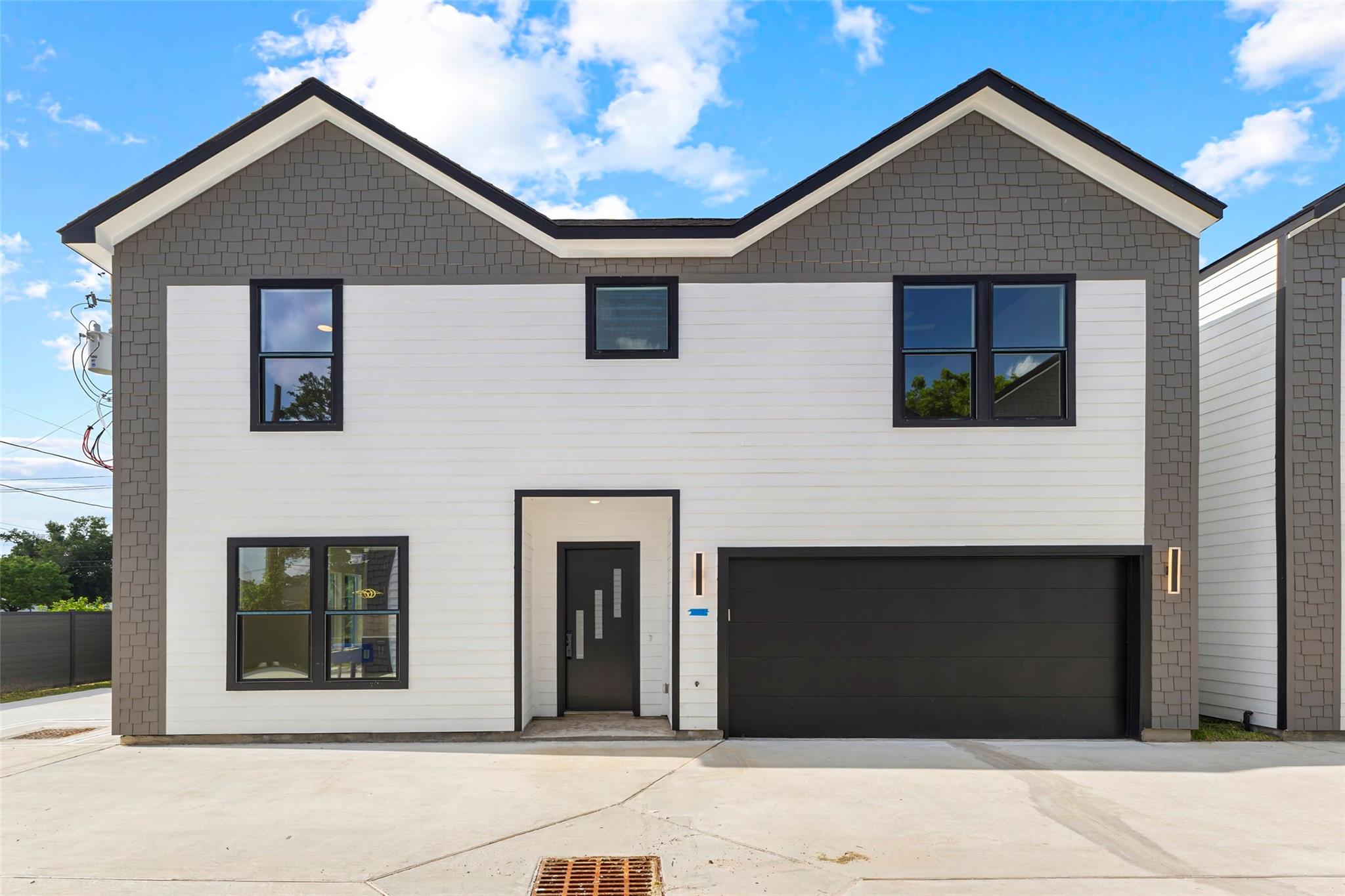 7558 Dyer St, Houston, TX 77088