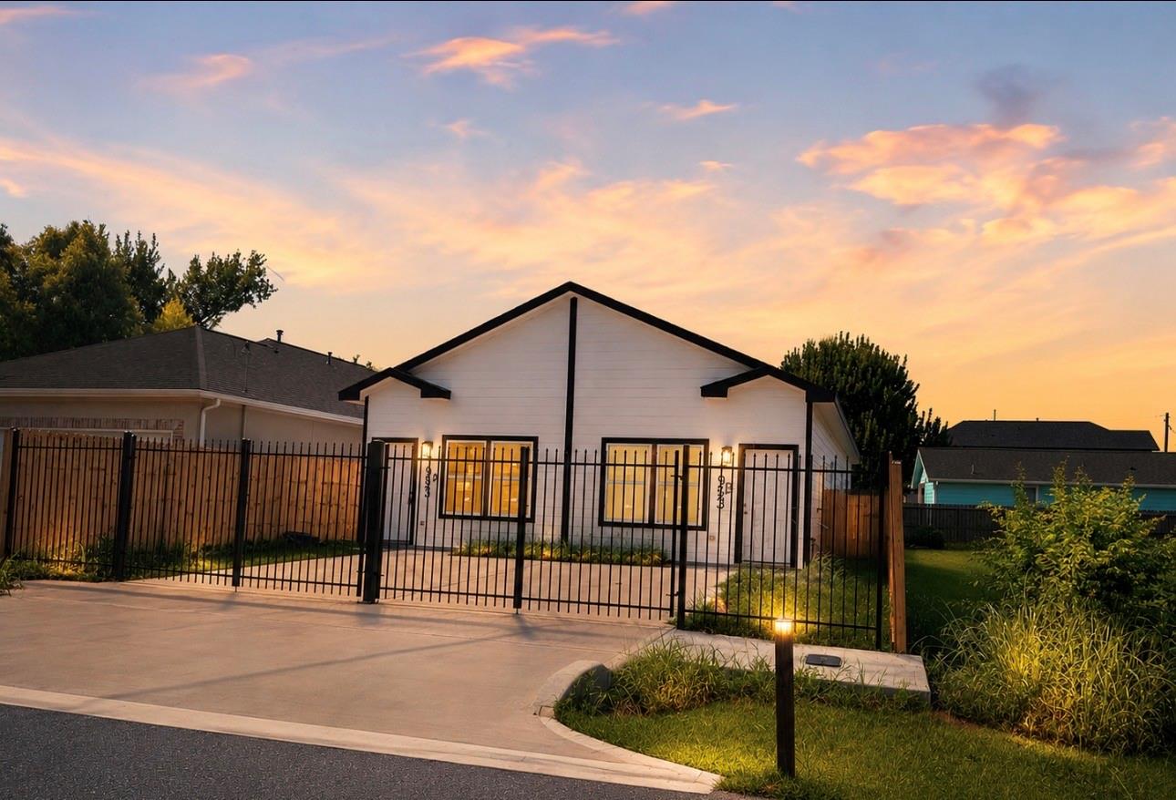 7993 Attwater St, Houston, TX 77028 photo