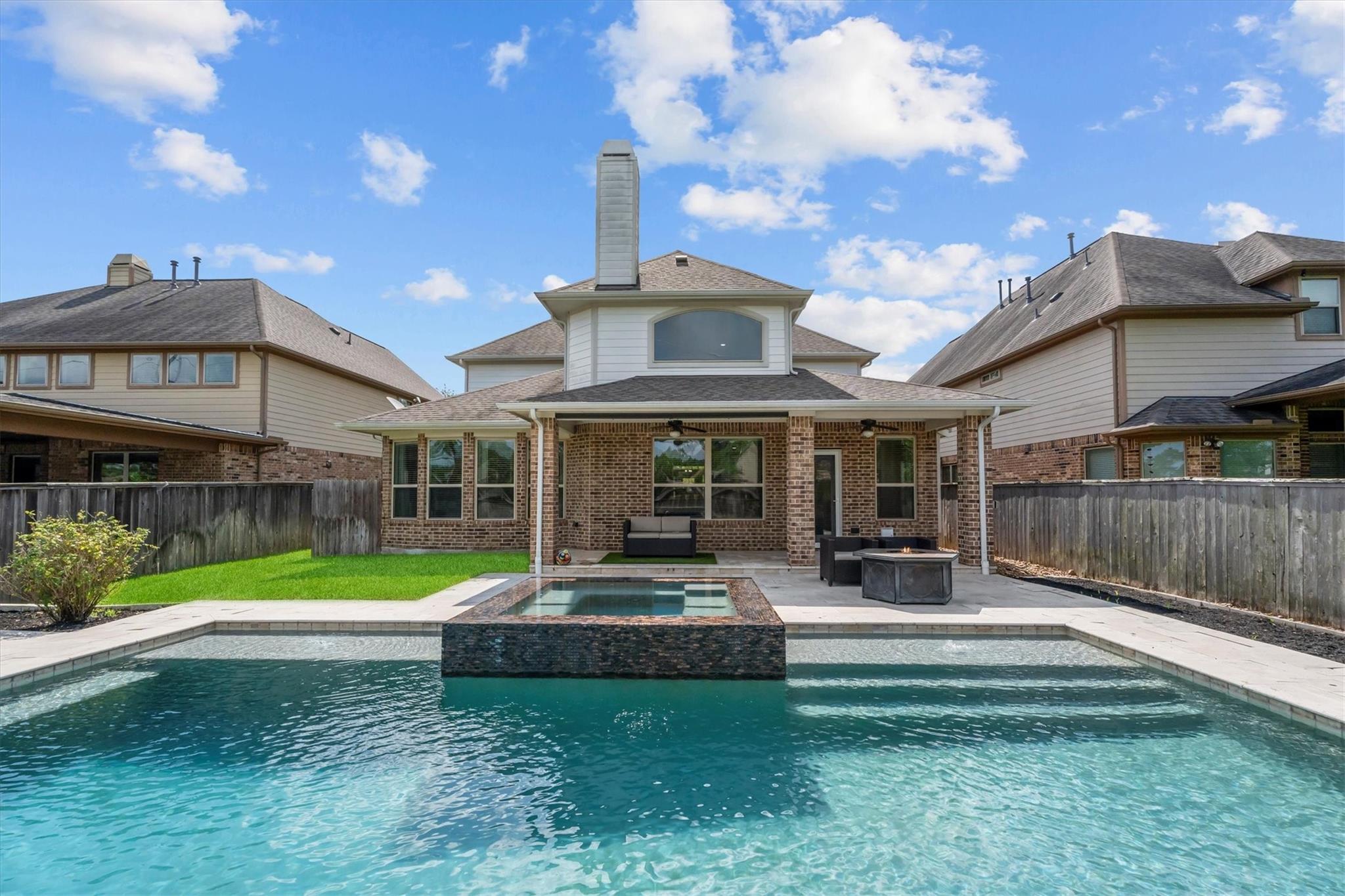 74 Wyatt Oaks Dr, Tomball, TX 77375
