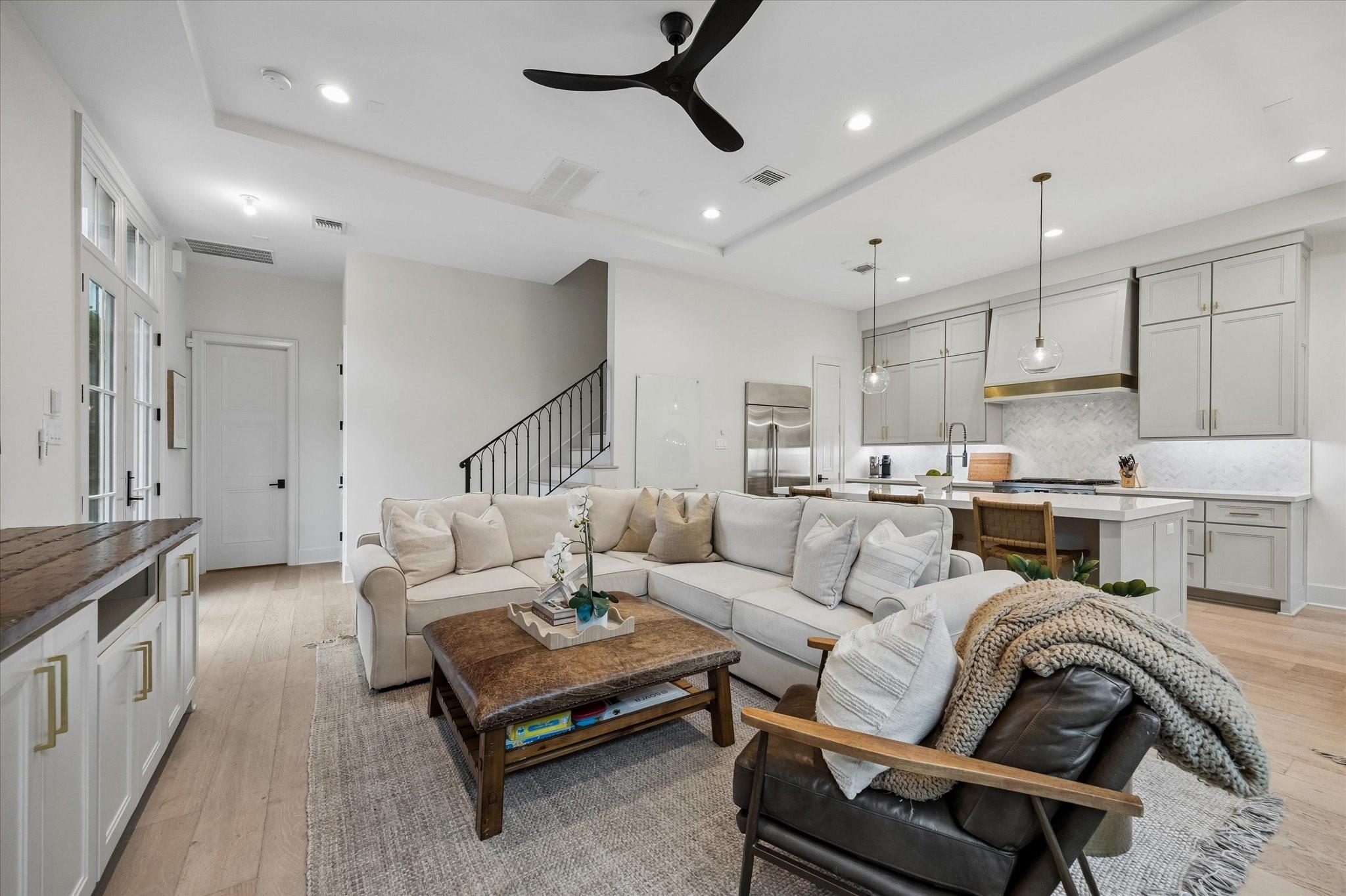 106 Wellington Row Rd, Houston, TX 77024 photo
