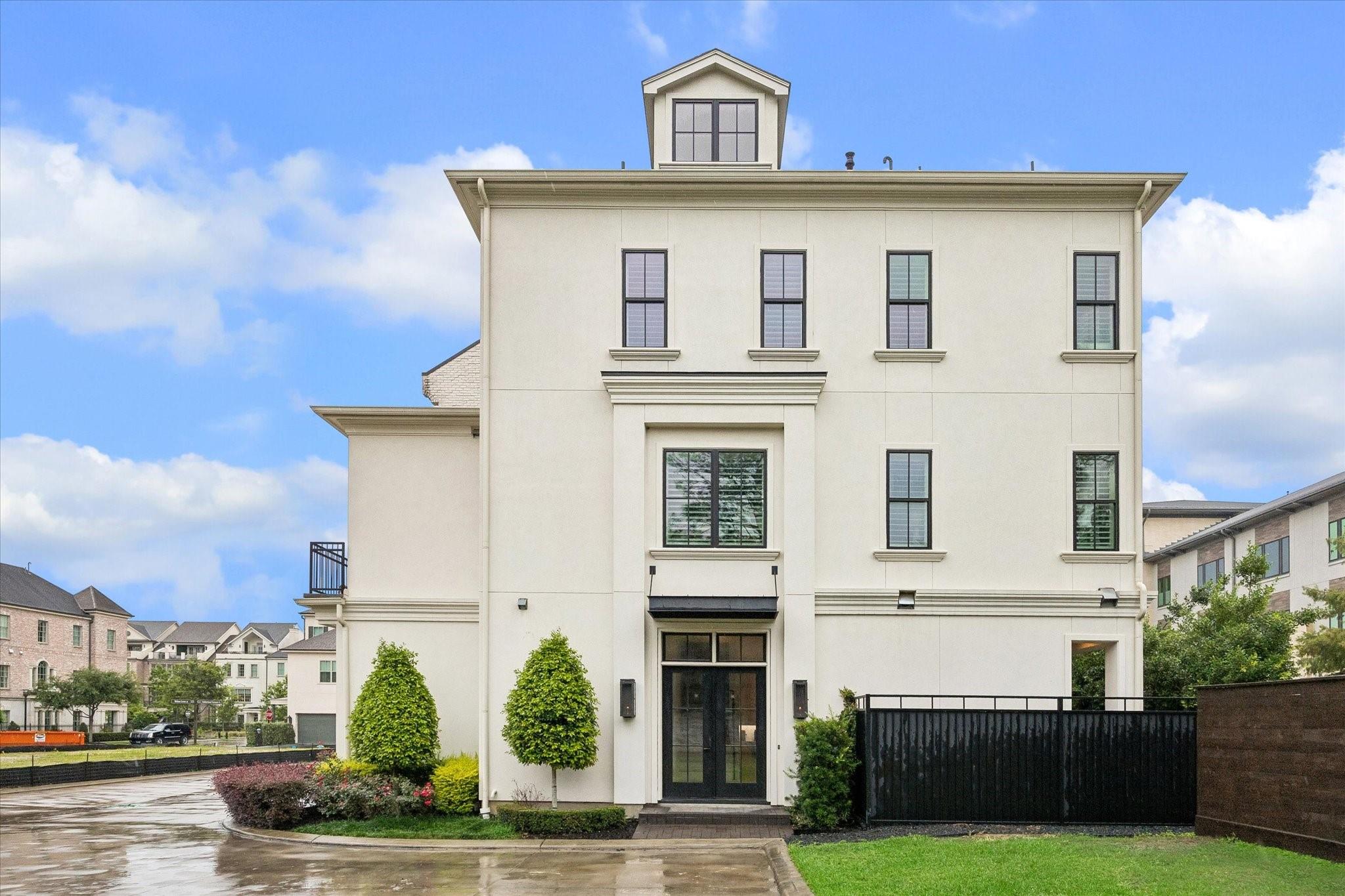 106 Wellington Row Rd, Houston, TX 77024