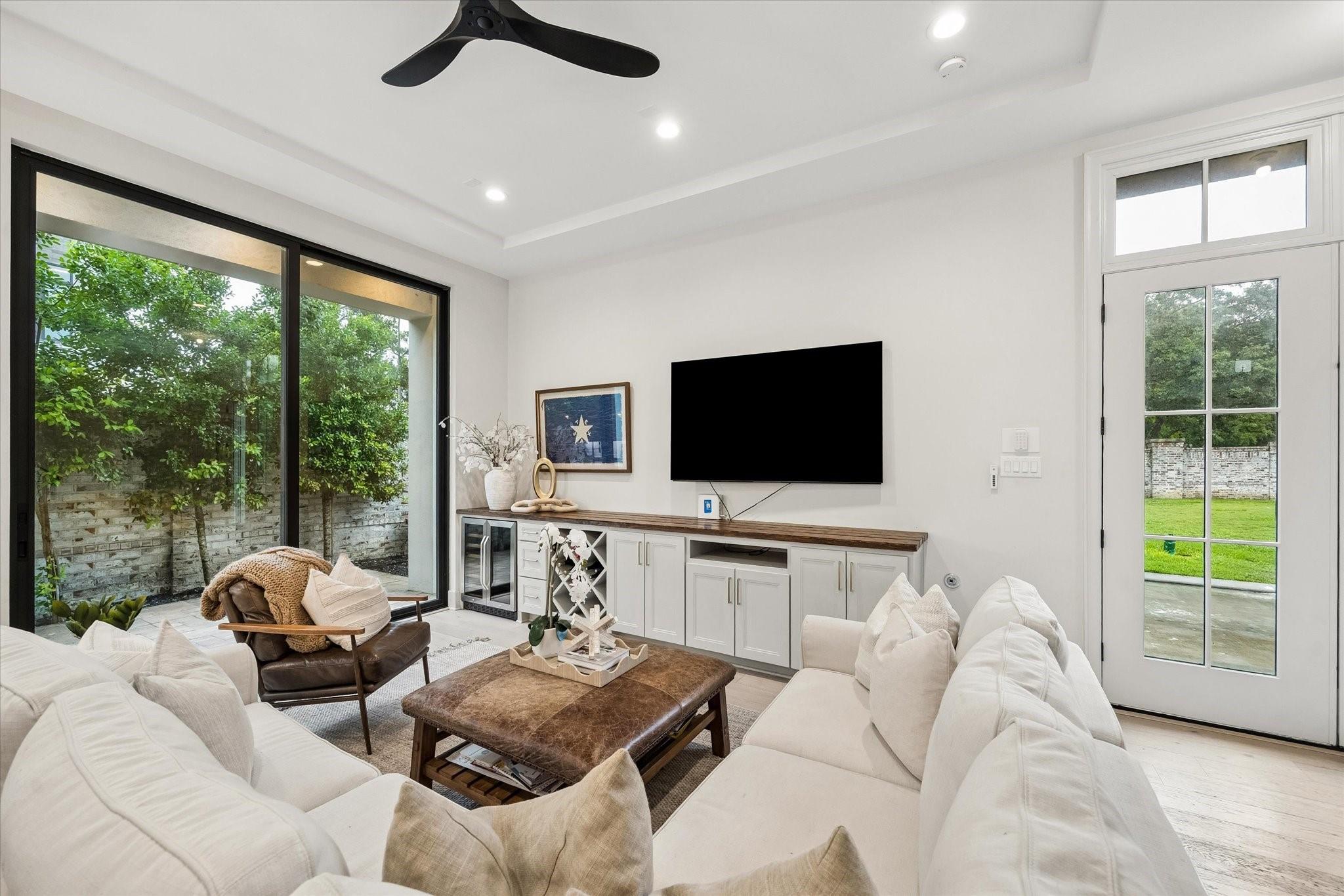 106 Wellington Row Rd, Houston, TX 77024 photo