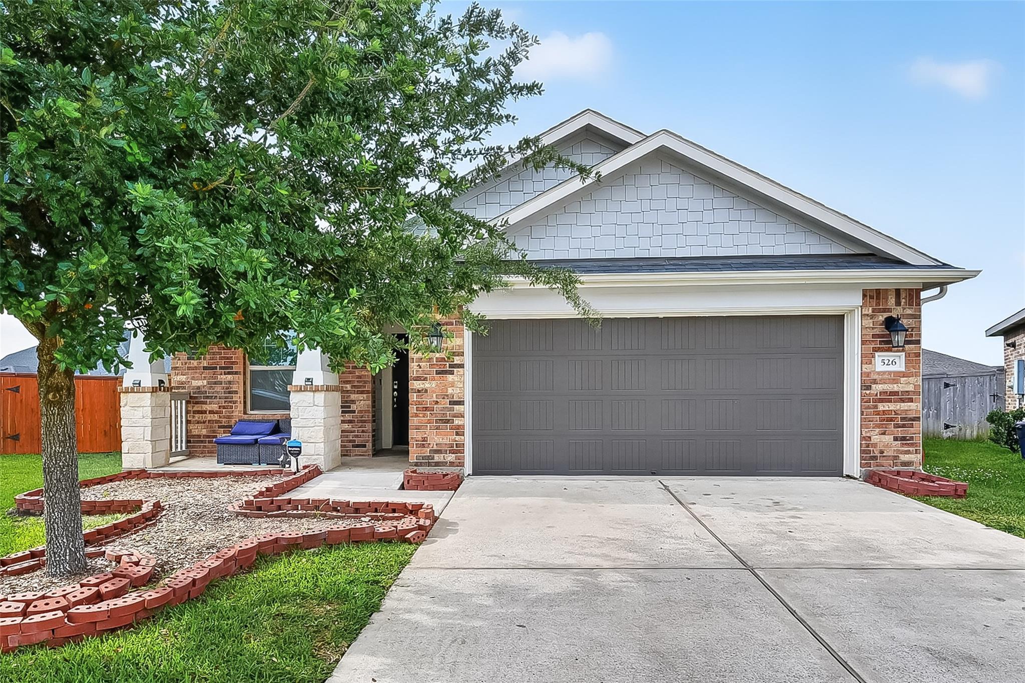 526 Heron Bay Cir, La Porte, TX 77571