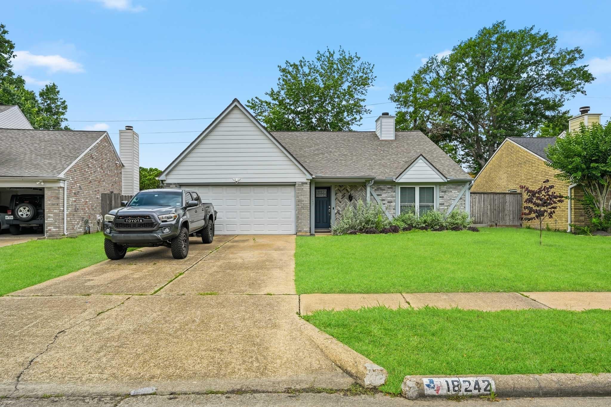 18242 Brooknoll Dr, Houston, TX 77084