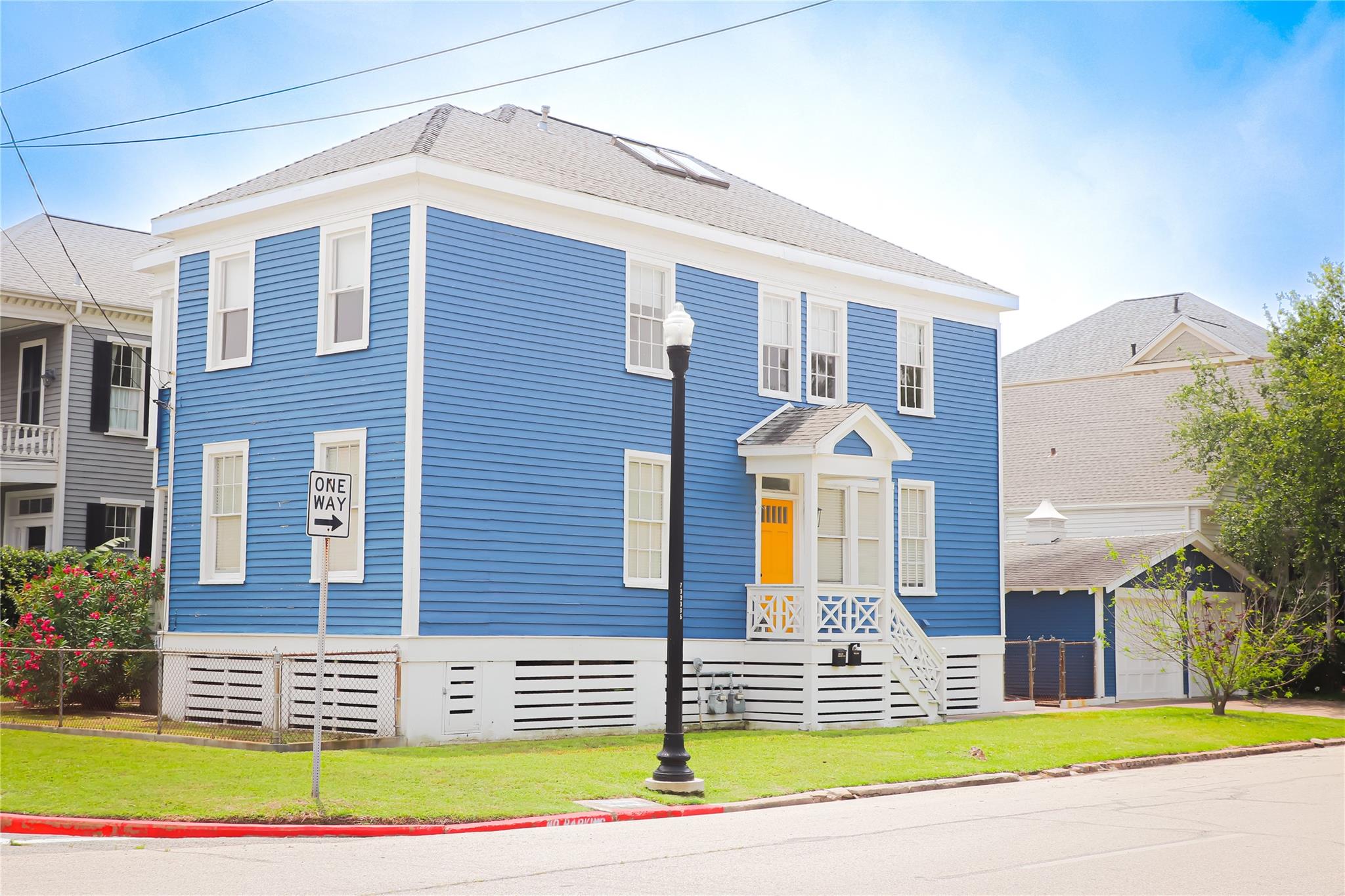 1101 Church St, Galveston, TX 77550