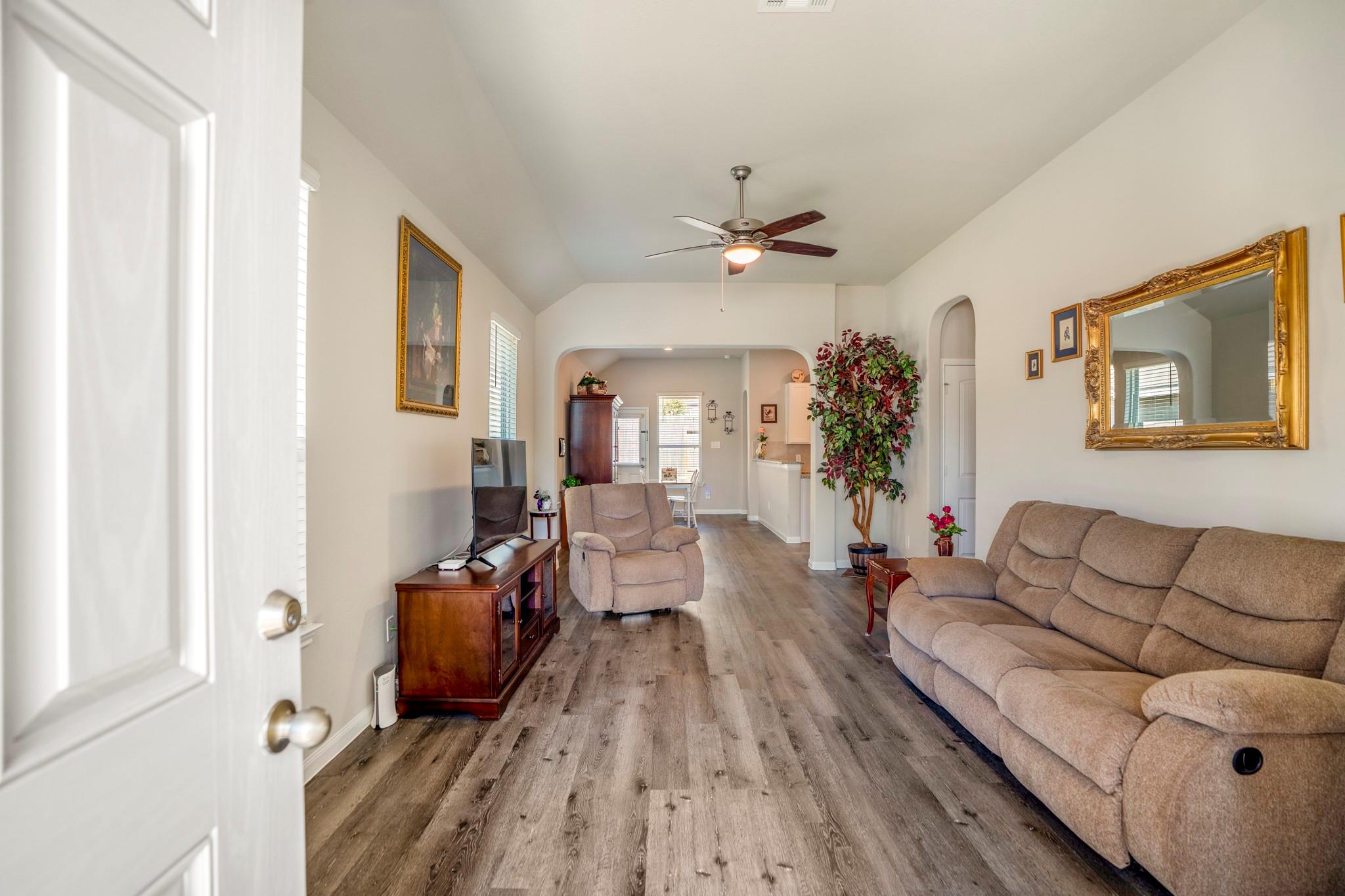 2816 Madison Dr, Conroe, TX 77304 photo