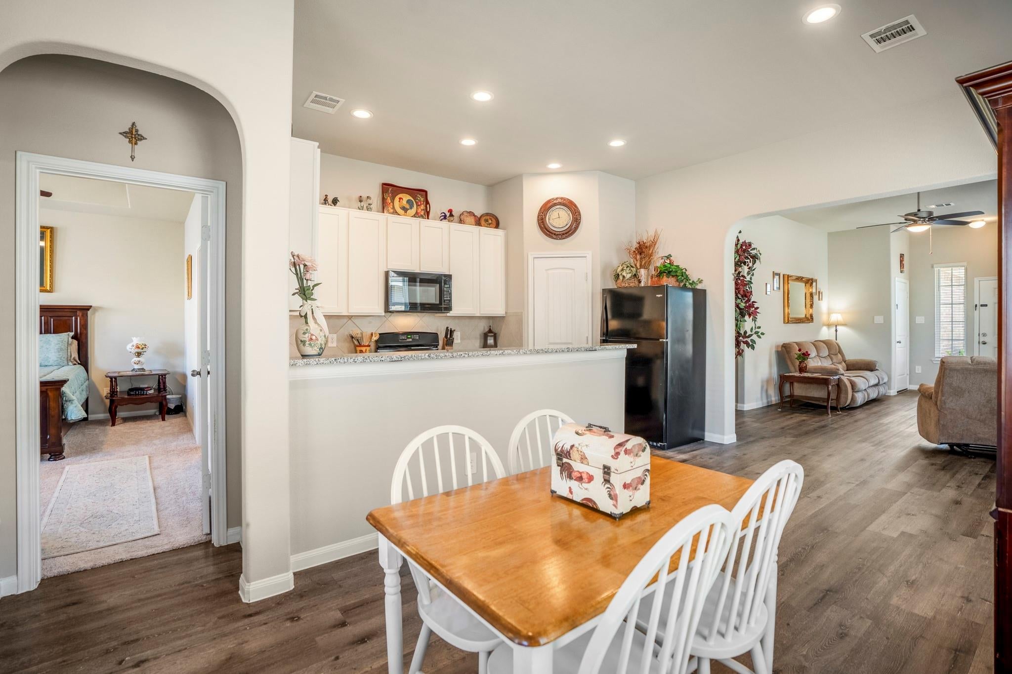 2816 Madison Dr, Conroe, TX 77304 photo