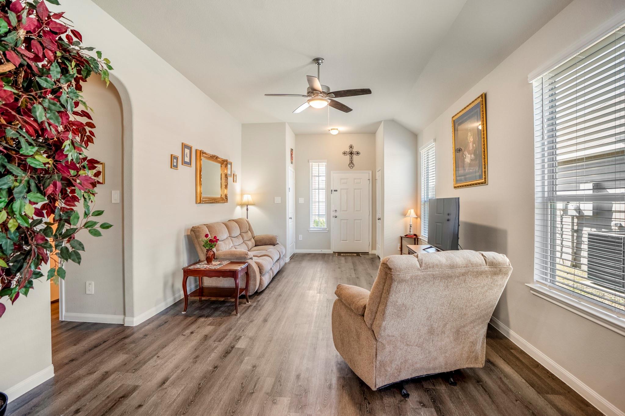 2816 Madison Dr, Conroe, TX 77304 photo