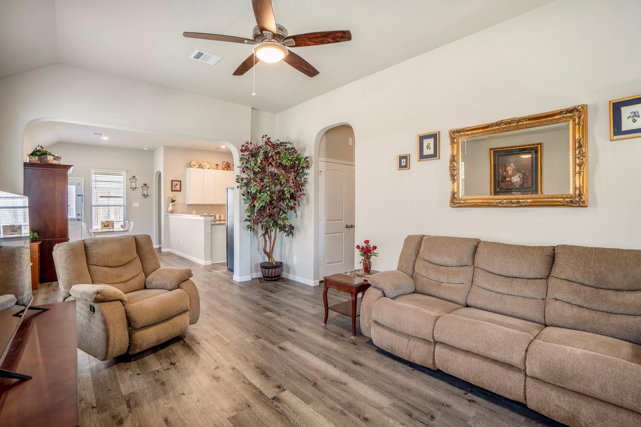 2816 Madison Dr, Conroe, TX 77304 photo