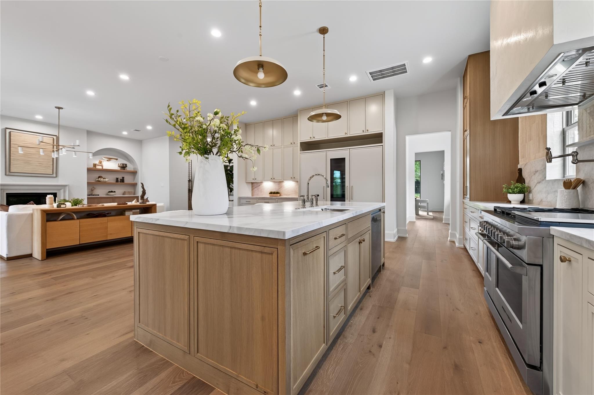 515 W 33 St, Houston, TX 77018 photo