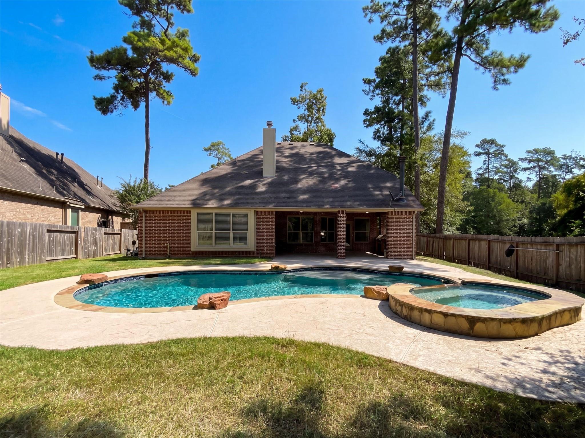 312 Overland Trce, Montgomery, TX 77316 photo