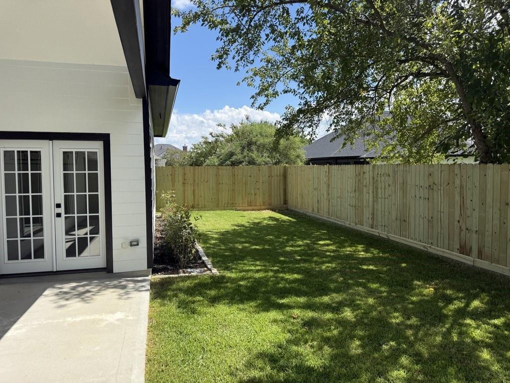 101 Bermuda Cir, Montgomery, TX 77356 photo