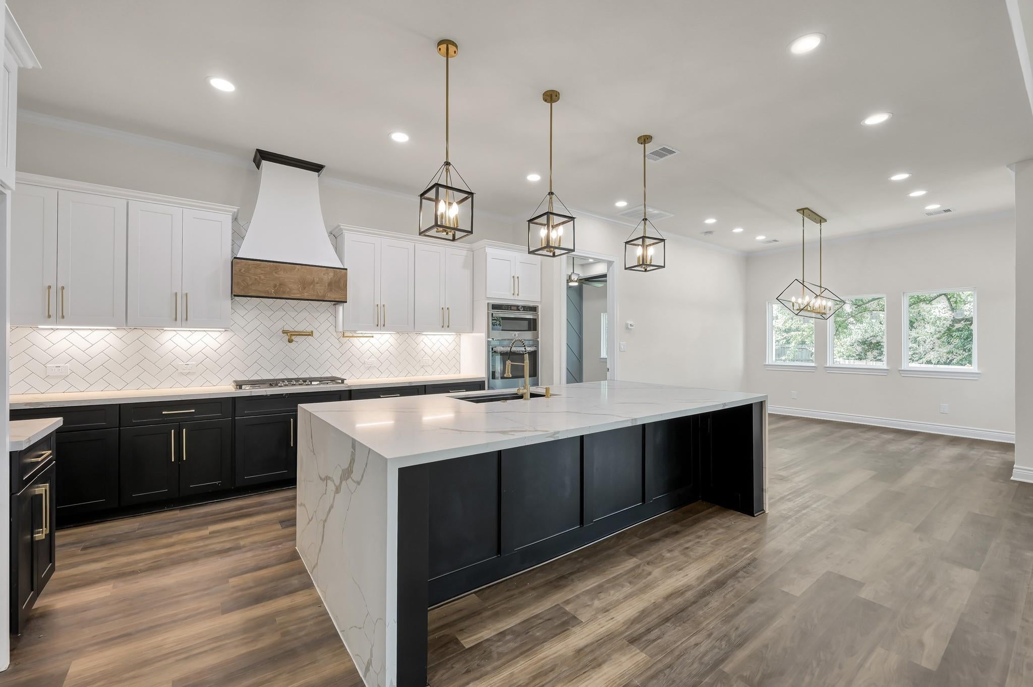 101 Bermuda Cir, Montgomery, TX 77356 photo