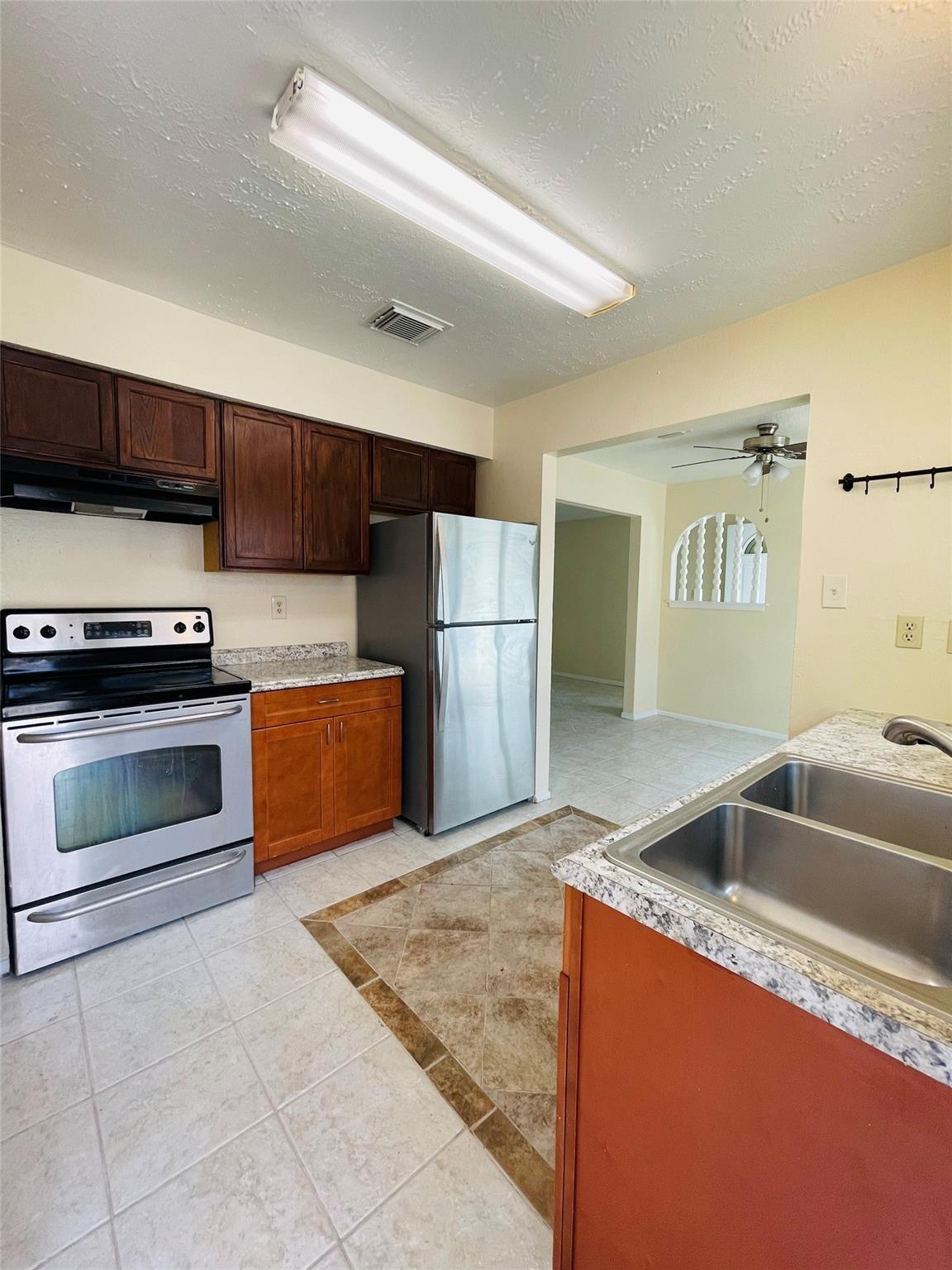 13145 High Star Dr, Houston, TX 77072 photo