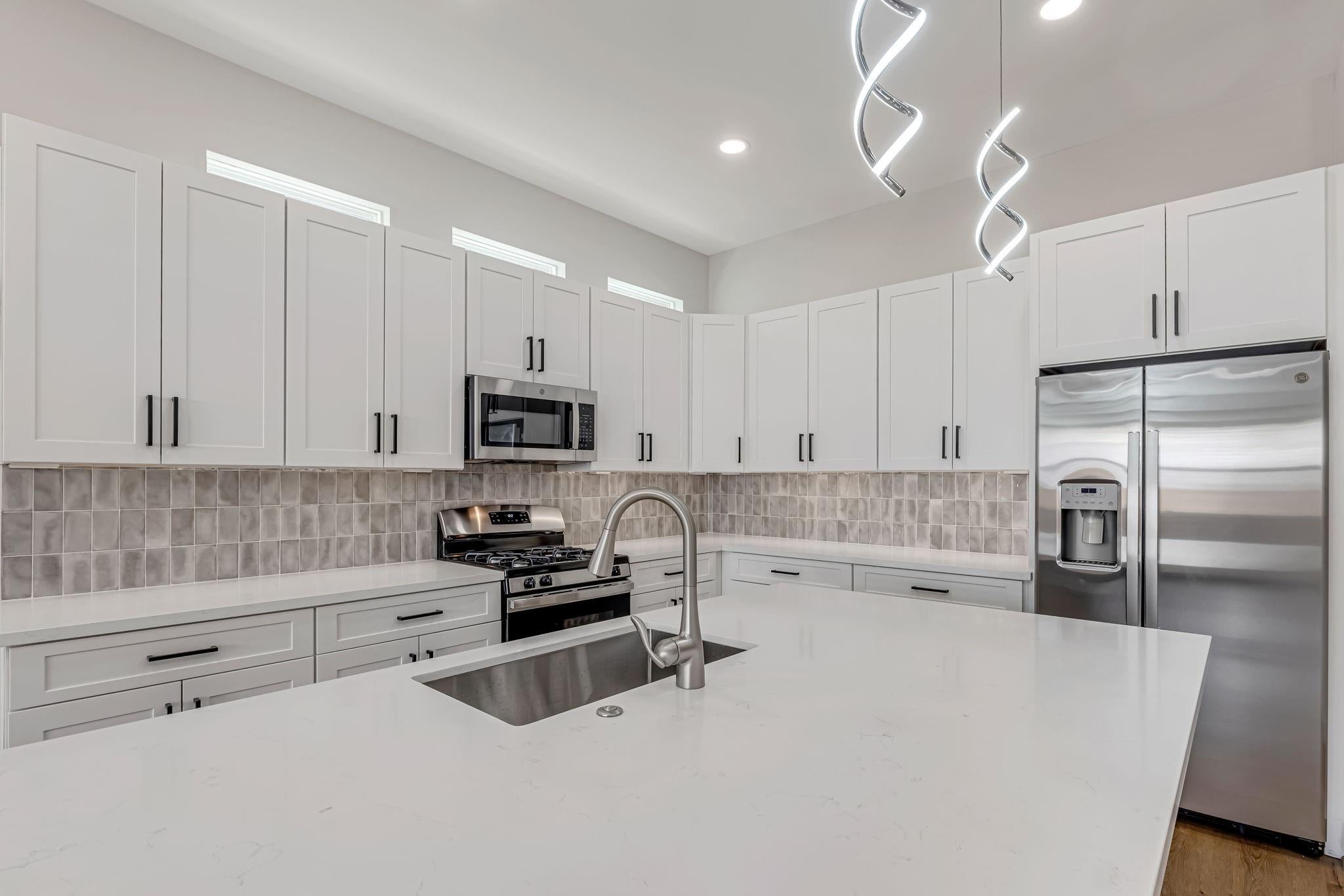 123 Amundsen St, Houston, TX 77009 photo
