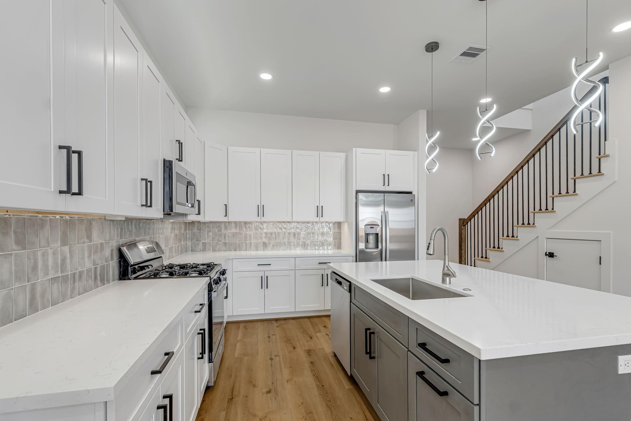 123 Amundsen St, Houston, TX 77009 photo
