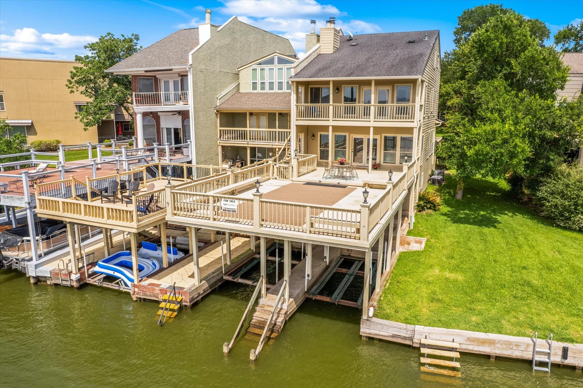 143 Capetown, Conroe, TX 77356