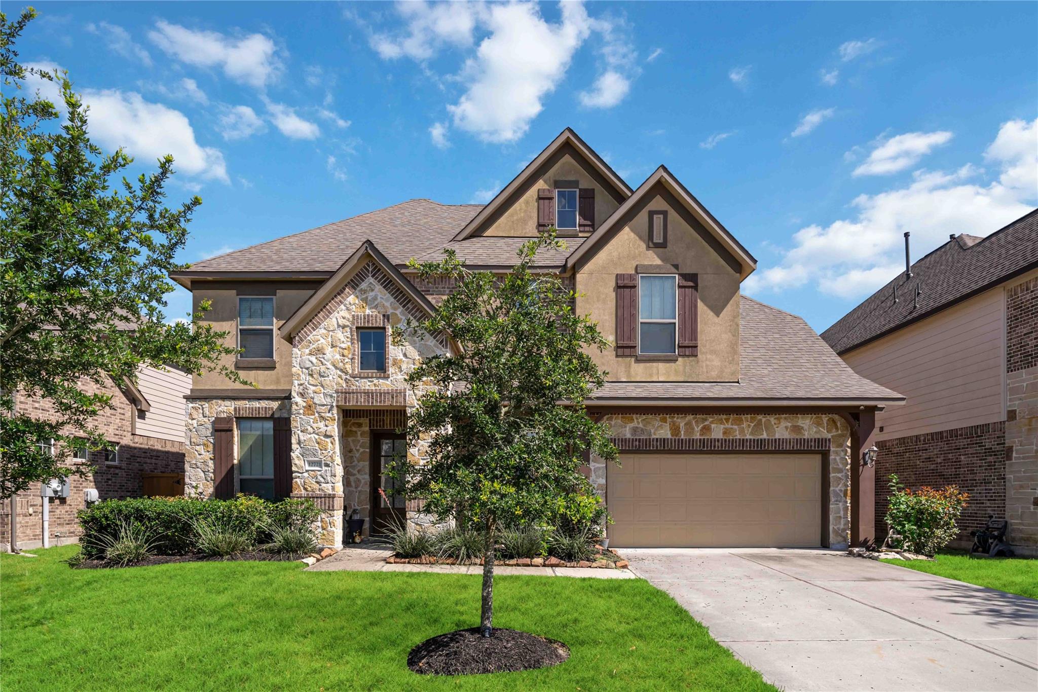 12721 Flora Manor Dr, La Marque, TX 77568